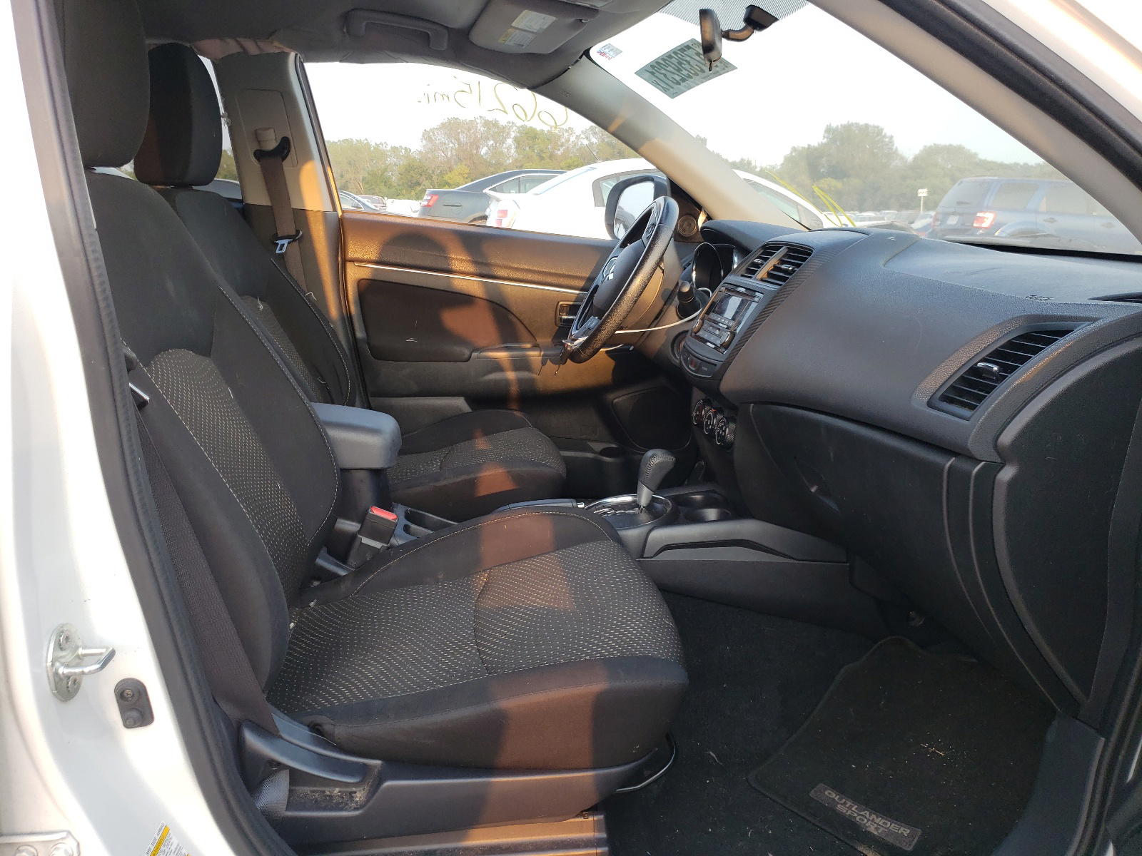 Photo 5 from auction – 2016 MITSUBISHI OUTLANDER with VIN JA4AP3AU8GZ041141