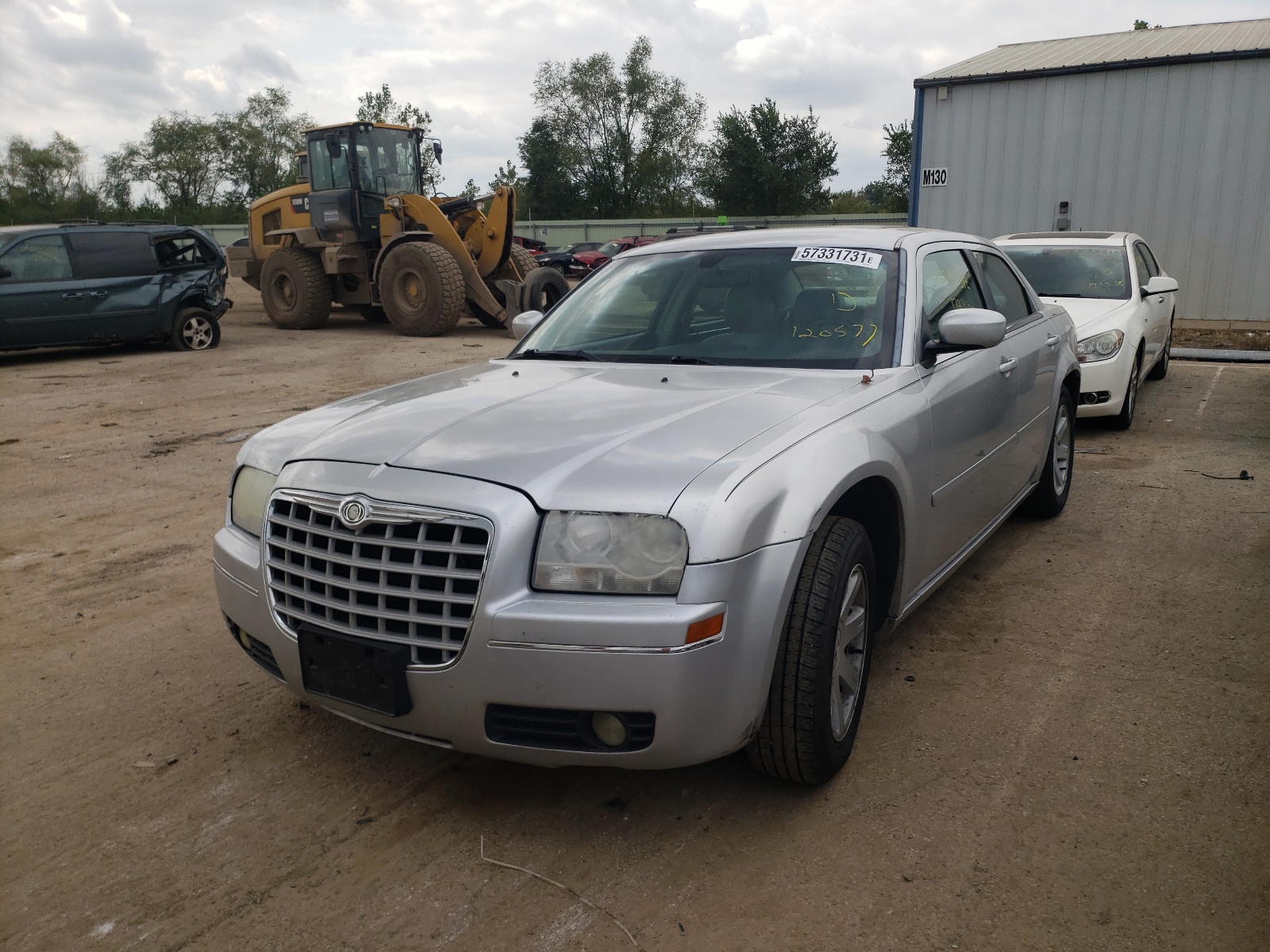 Photo 2 from auction – 2005 CHRYSLER 300 TOURIN with VIN 2C3JA53G85H120577