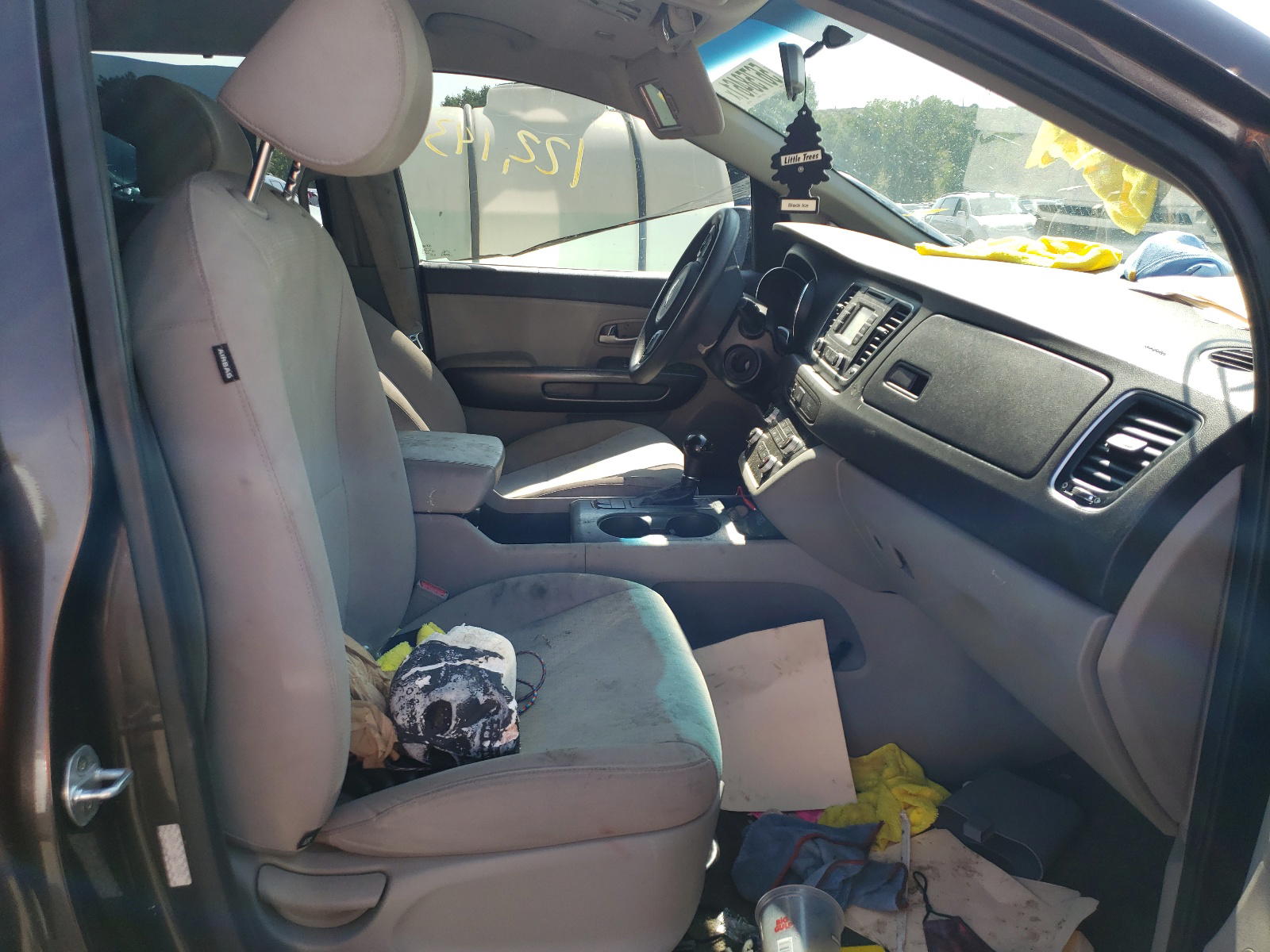 Photo 5 from auction – 2016 KIA SEDONA LX with VIN KNDMB5C10G6190841