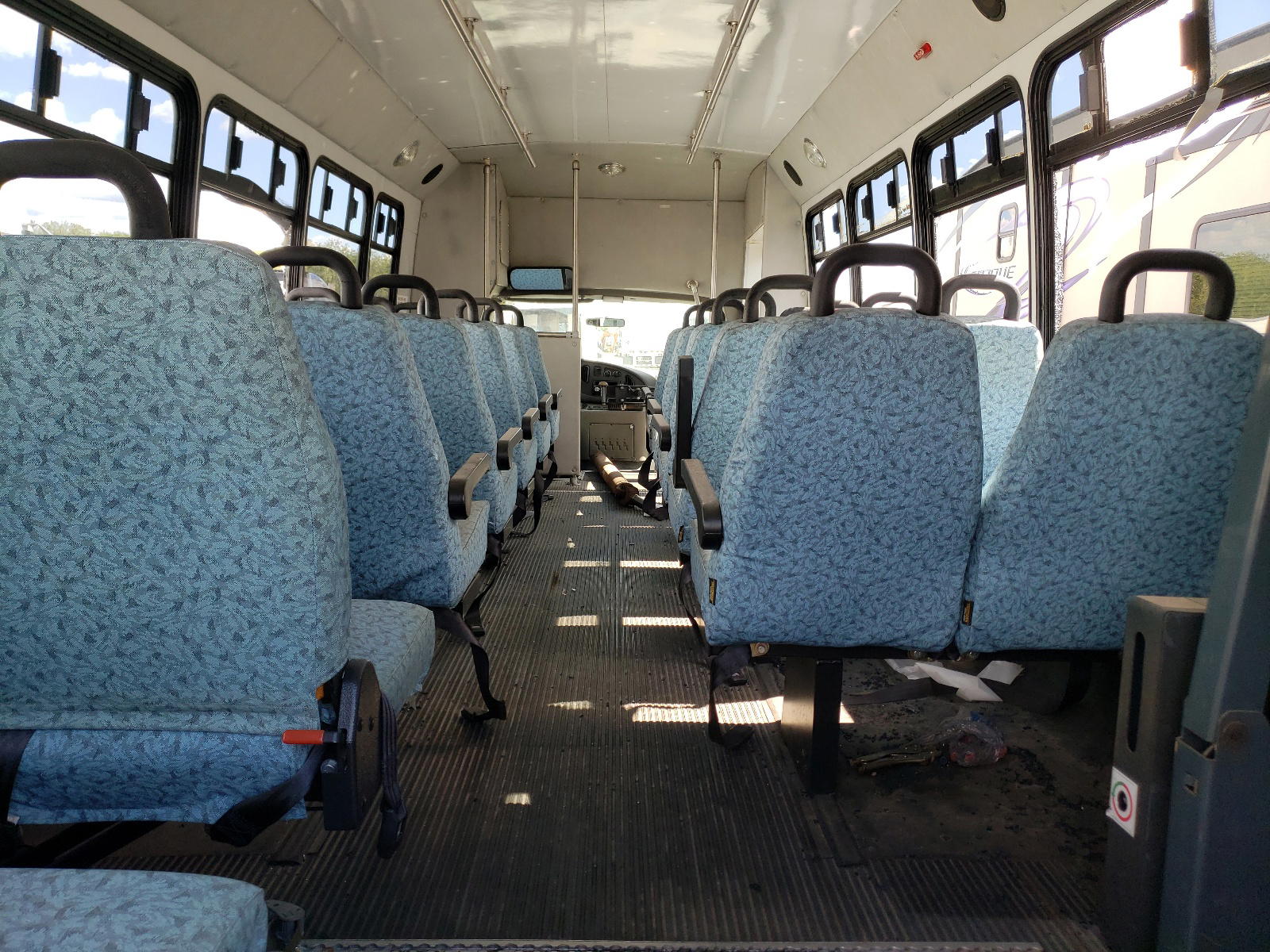 Photo 6 from auction – 2003 FORD ECONOLINE with VIN 1FDAE55FX3HA90503