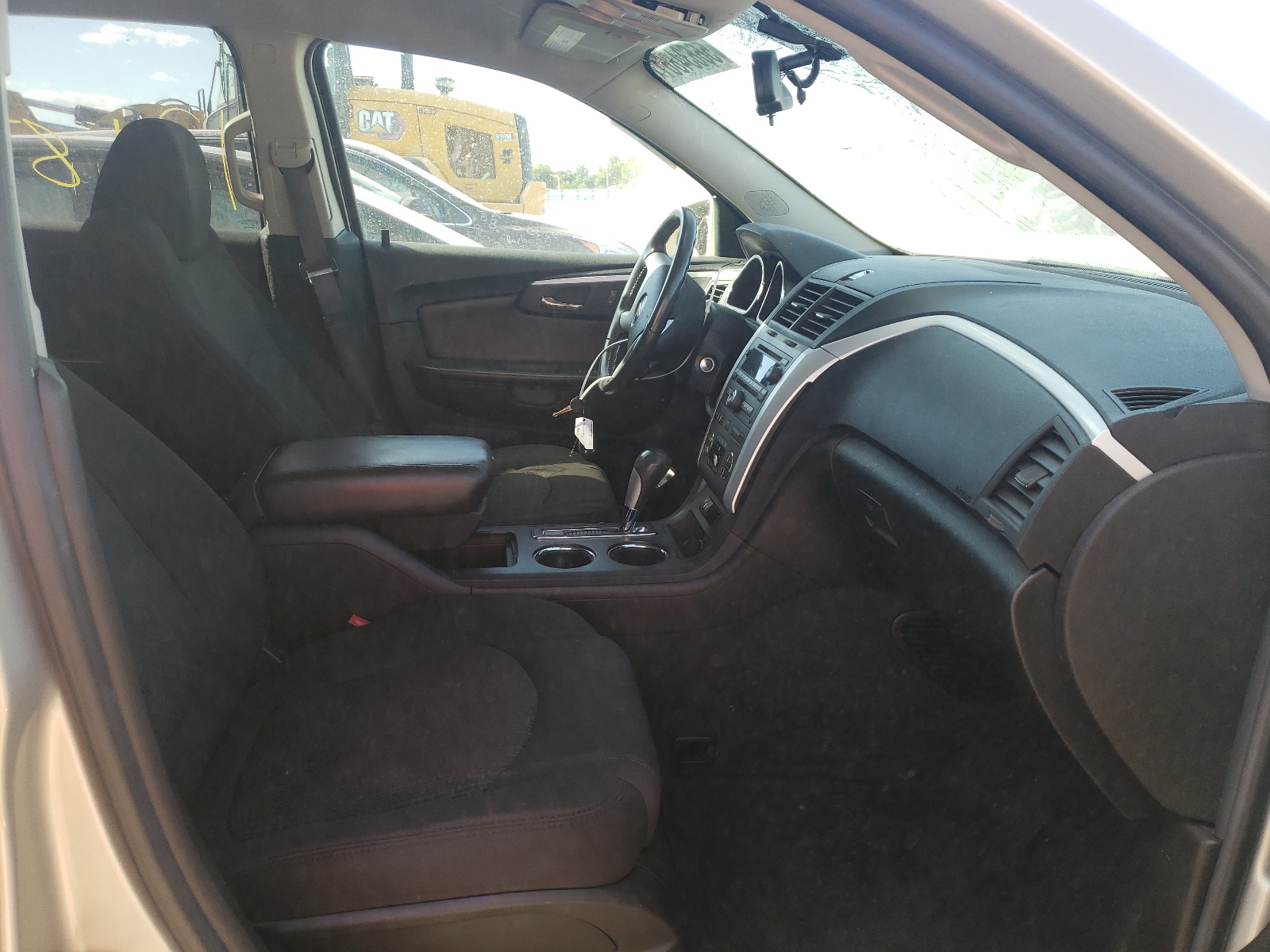 Photo 5 from auction – 2011 CHEVROLET TRAVERSE L with VIN 1GNKVGED8BJ141921