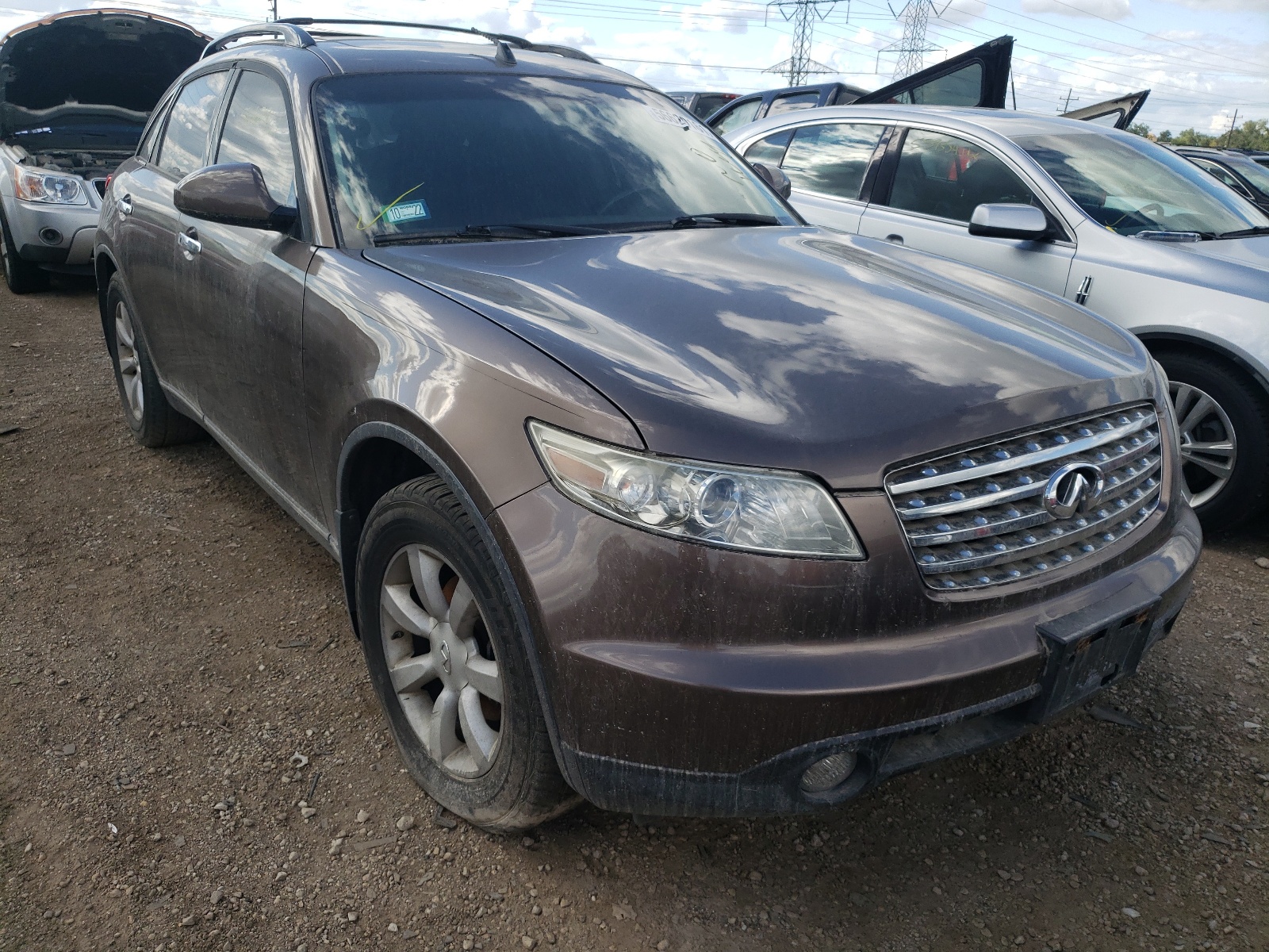 INFINITI FX35 2005 with VIN JNRAS08W75X216224 - Photo from auction