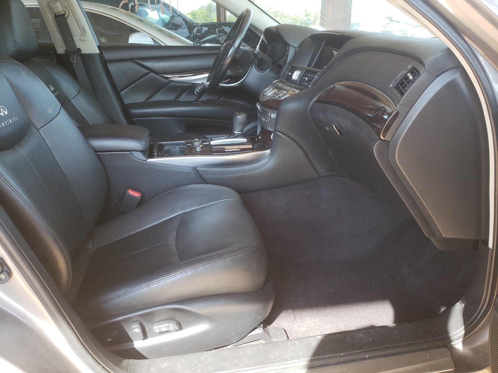 Photo 5 from auction – 2012 INFINITI M37 with VIN JN1BY1AP5CM332521