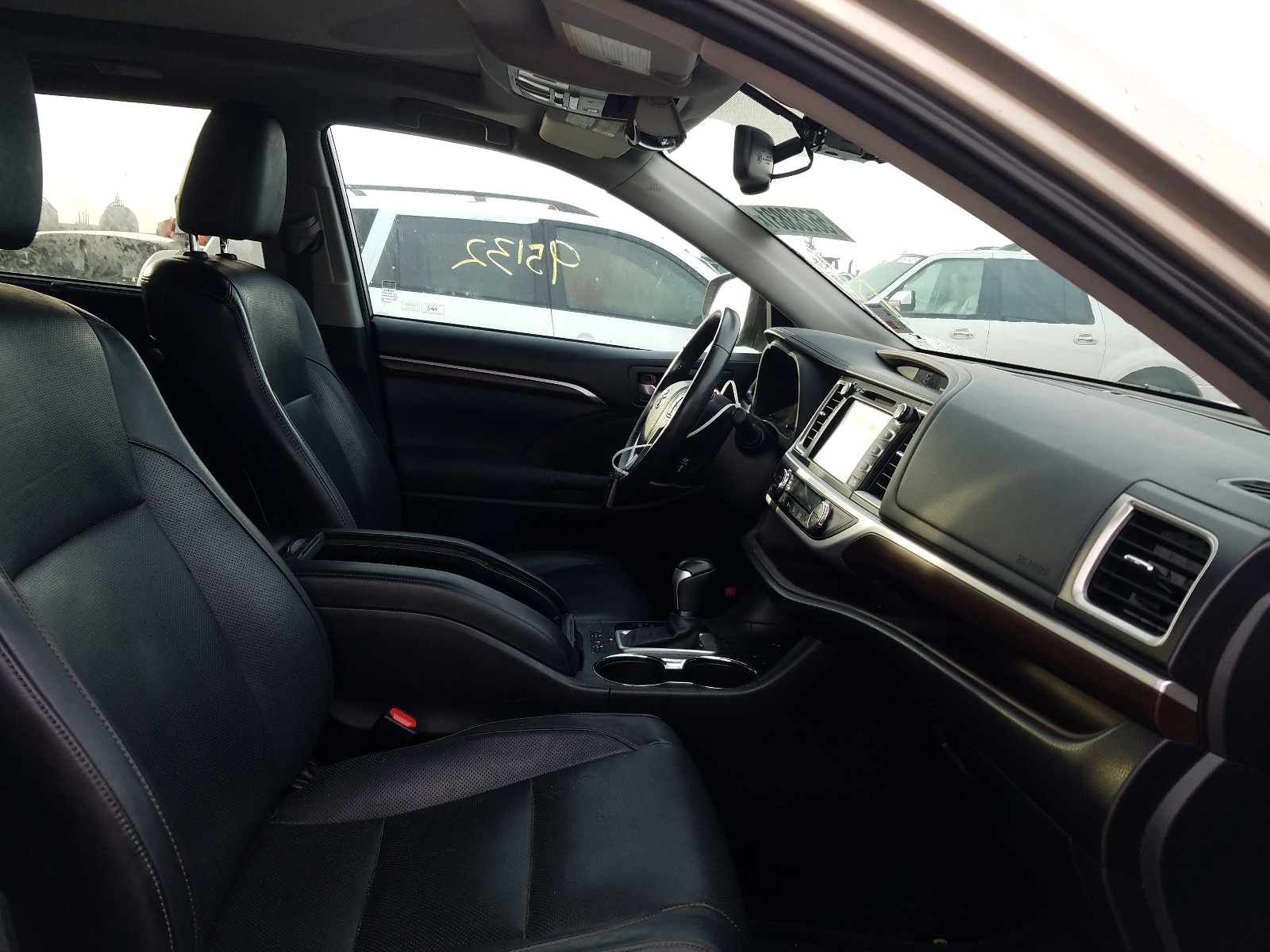 صورة رقم 5 من المزاد - 2015 TOYOTA HIGHLANDER مع VIN 5TDYKRFH5FS096406