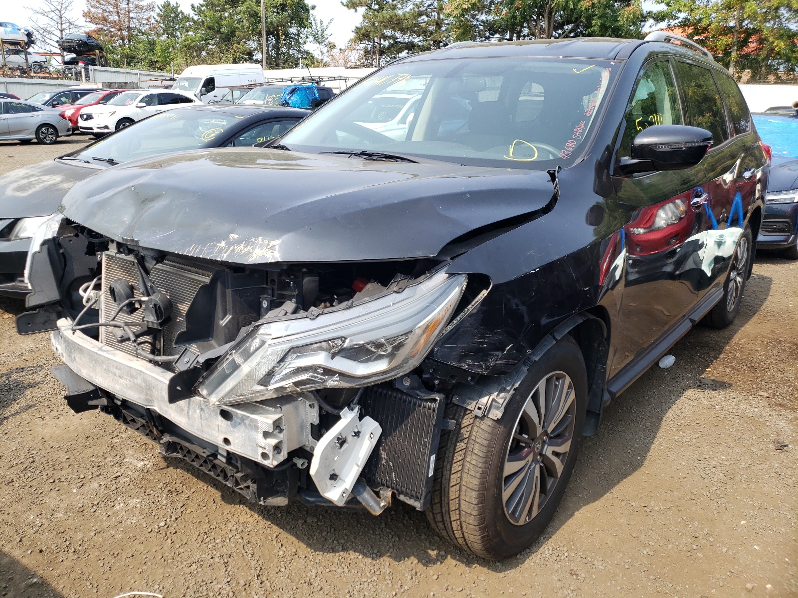 Photo 2 from auction – 2017 NISSAN PATHFINDER with VIN 5N1DR2MM0HC680777