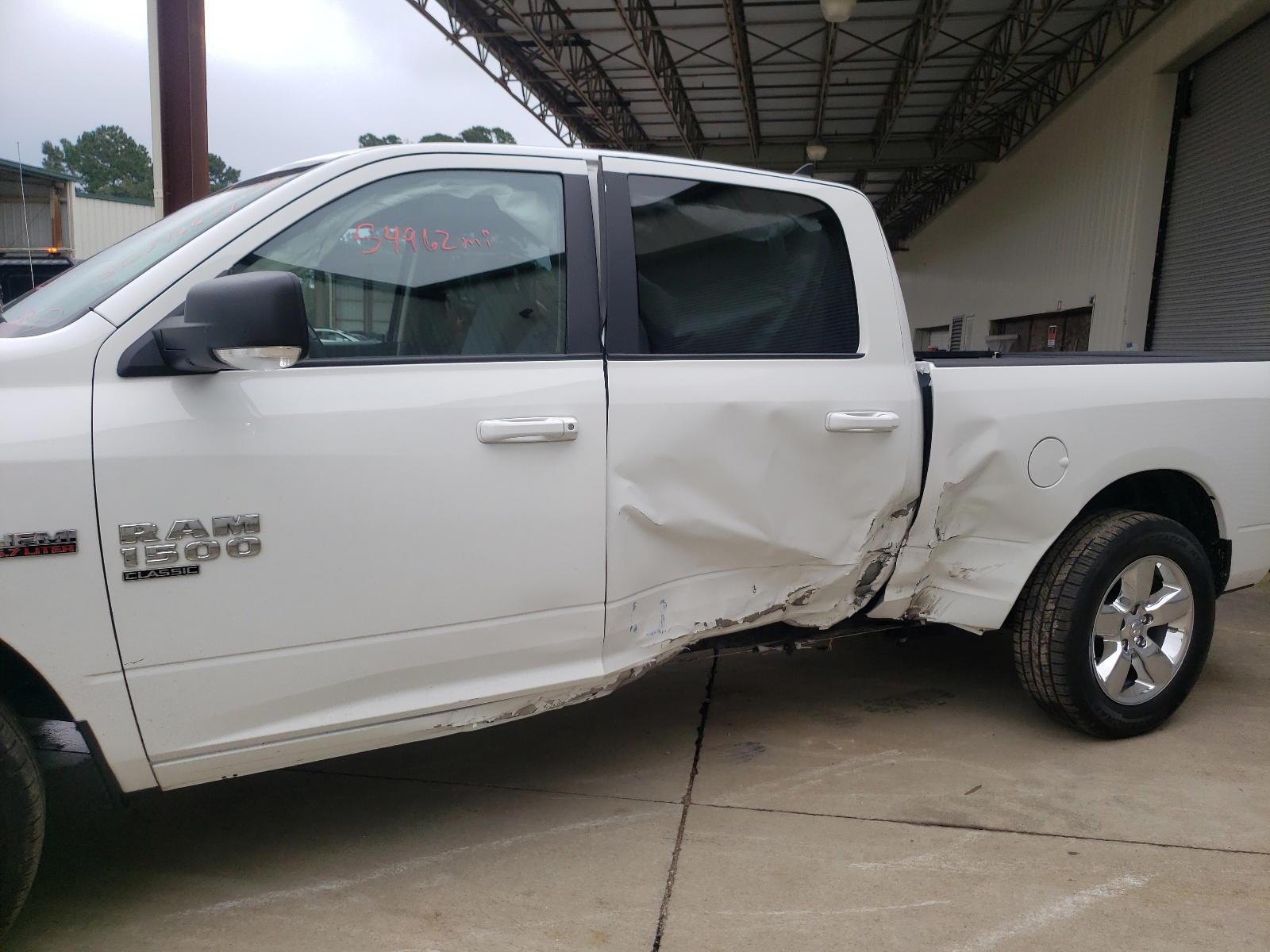 Photo 9 from auction – 2019 RAM 1500 CLASS with VIN 1C6RR6TT2KS722042