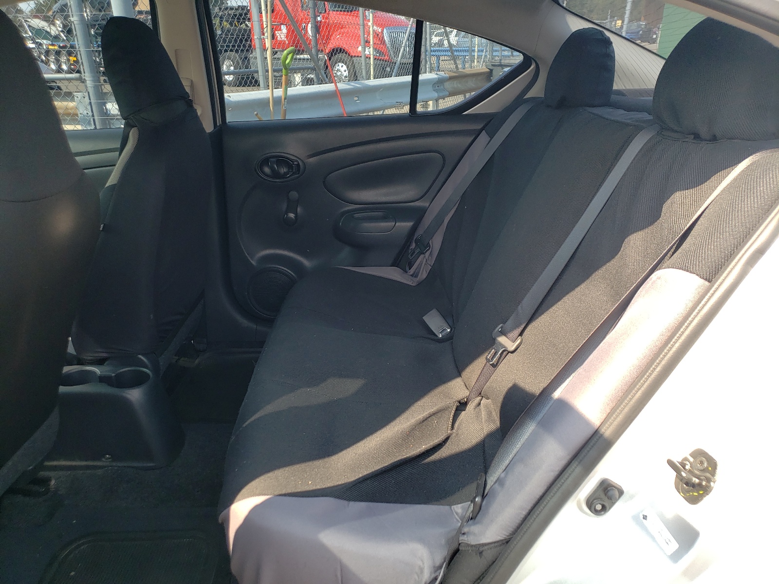 Photo 6 from auction – 2017 NISSAN VERSA S with VIN 3N1CN7AP2HL904369