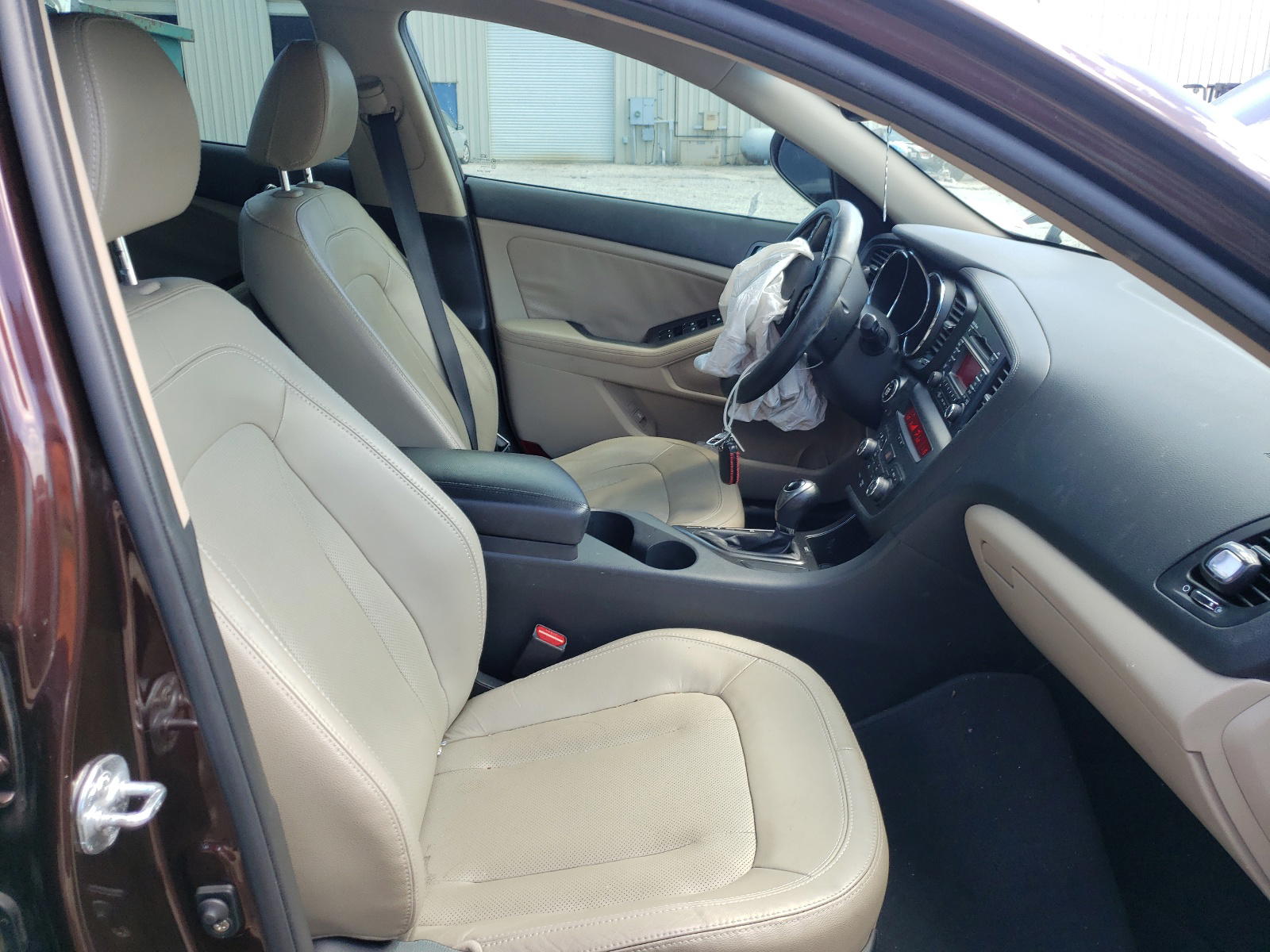 Photo 5 from auction – 2011 KIA OPTIMA EX with VIN KNAGN4A75B5077775