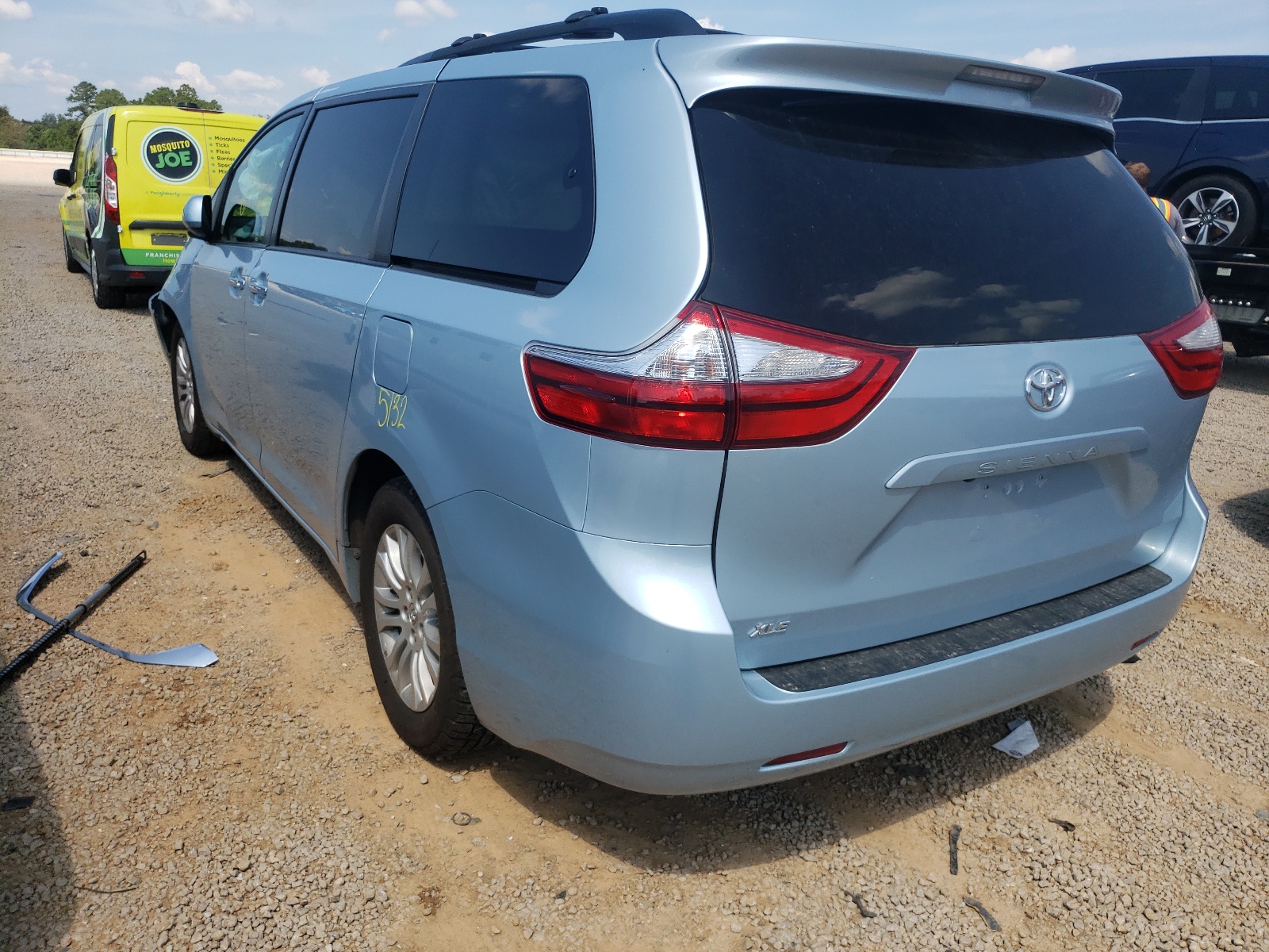 Photo 3 from auction – 2015 TOYOTA SIENNA XLE with VIN 5TDYK3DC2FS534433