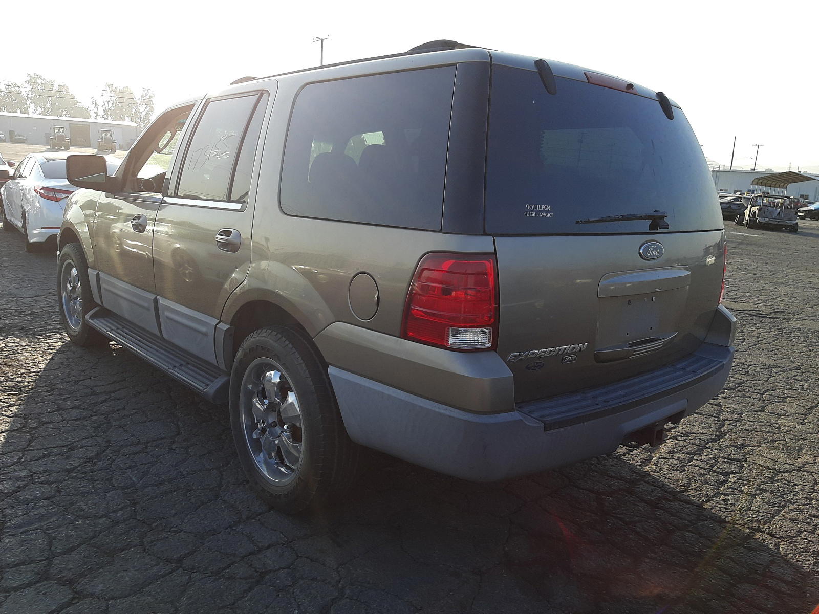 Photo 3 from auction – 2003 FORD EXPEDITION with VIN 1FMRU15W23LA87509