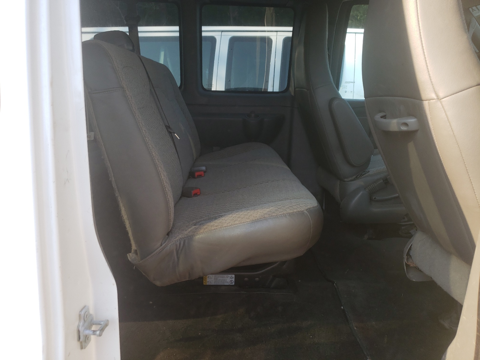 Photo 6 from auction – 2018 CHEVROLET EXPRESS G3 with VIN 1GAZGPFG2J1279178