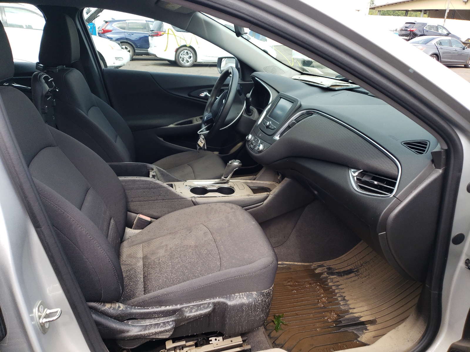 Photo 5 from auction – 2018 CHEVROLET MALIBU LT with VIN 1G1ZD5ST4JF112372