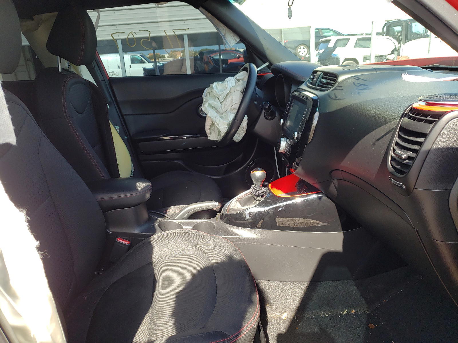 Photo 5 from auction – 2019 KIA SOUL + with VIN KNDJP3A58K7662320