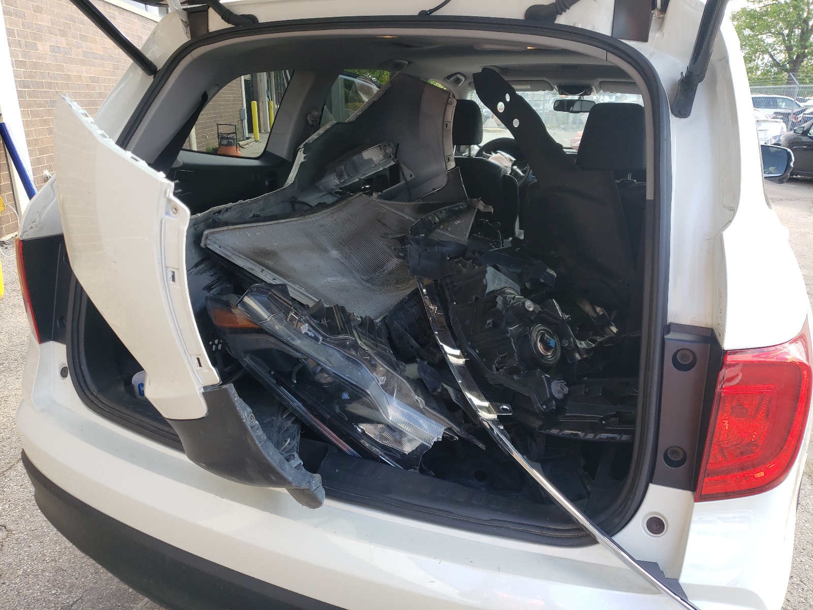 Photo 9 from auction – 2017 HONDA PILOT EXL with VIN 5FNYF6H53HB054779