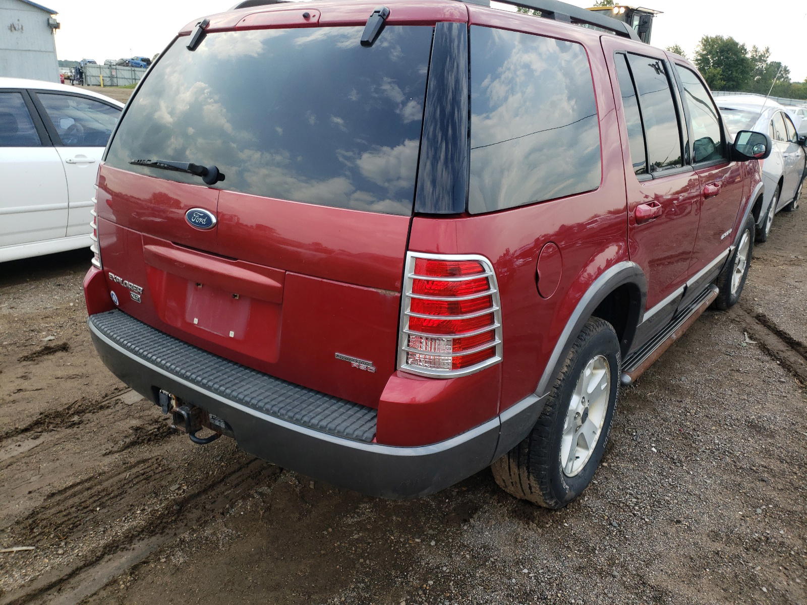Photo 4 from auction – 2005 FORD EXPLORER X with VIN 1FMZU73K25UB55257