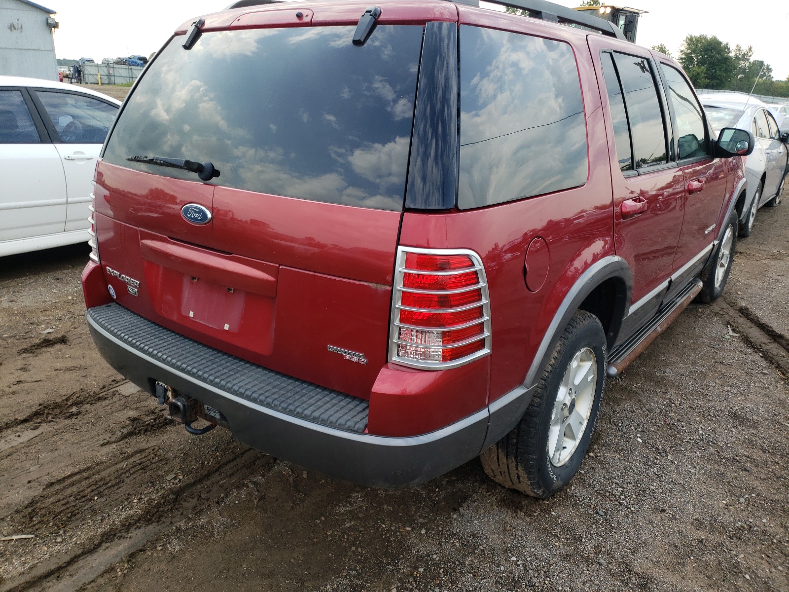 Zdjęcie 4 z aukcji – 2005 FORD EXPLORER X z VIN 1FMZU73K25UB55257