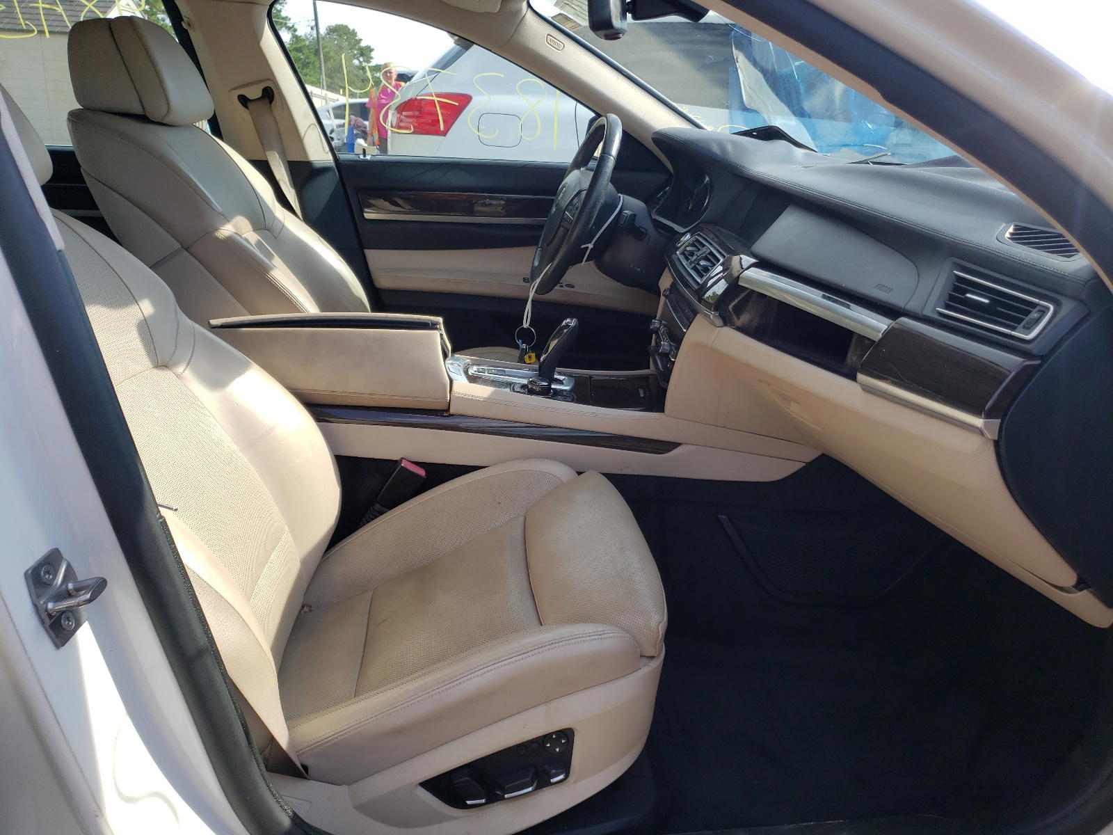 Photo 5 from auction – 2011 BMW 740 LI with VIN WBAKB4C50BC574002