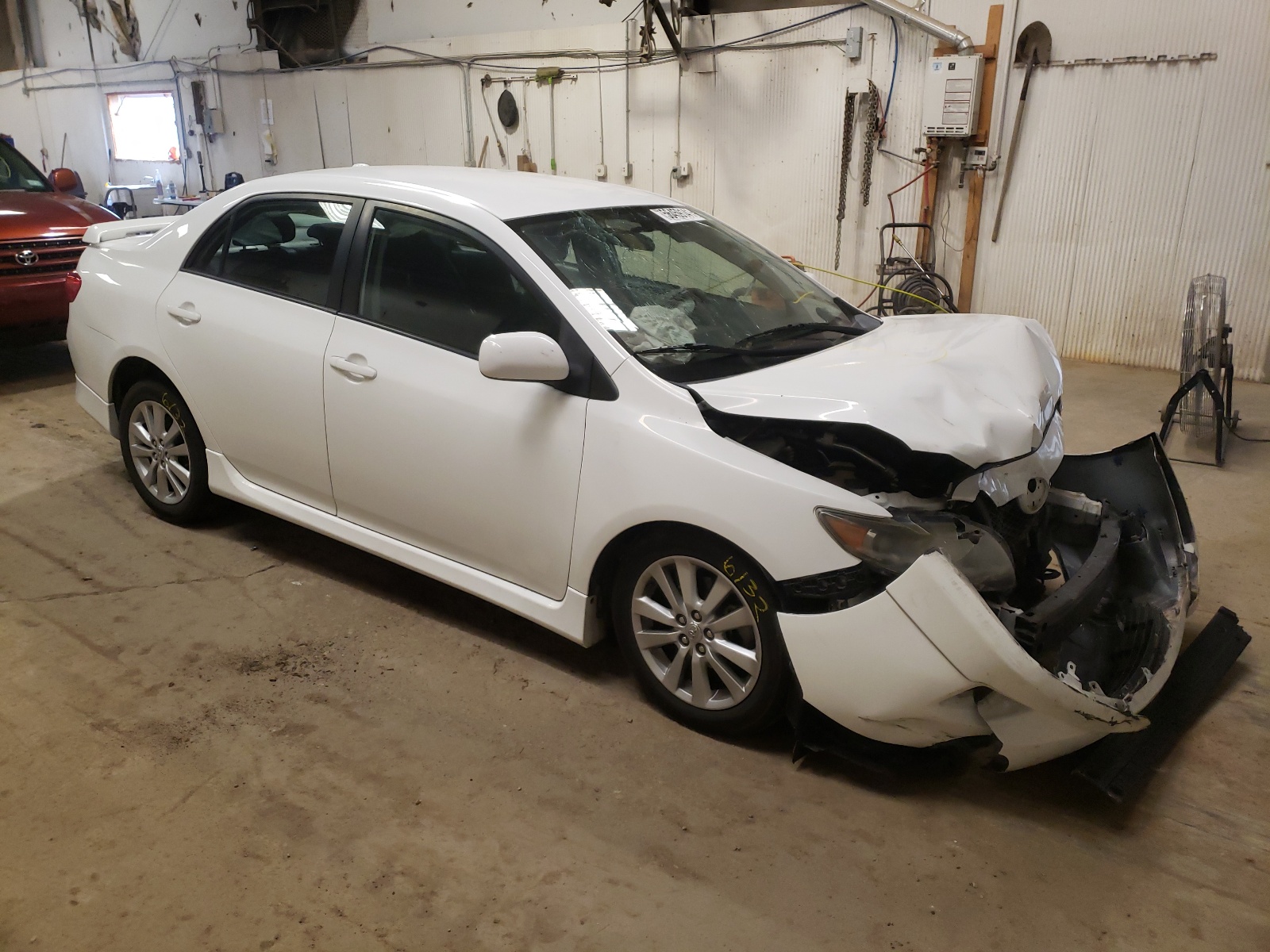 TOYOTA COROLLA BA 2010 z numerem VIN 2T1BU4EE2AC388896 - Zdjęcie z aukcji