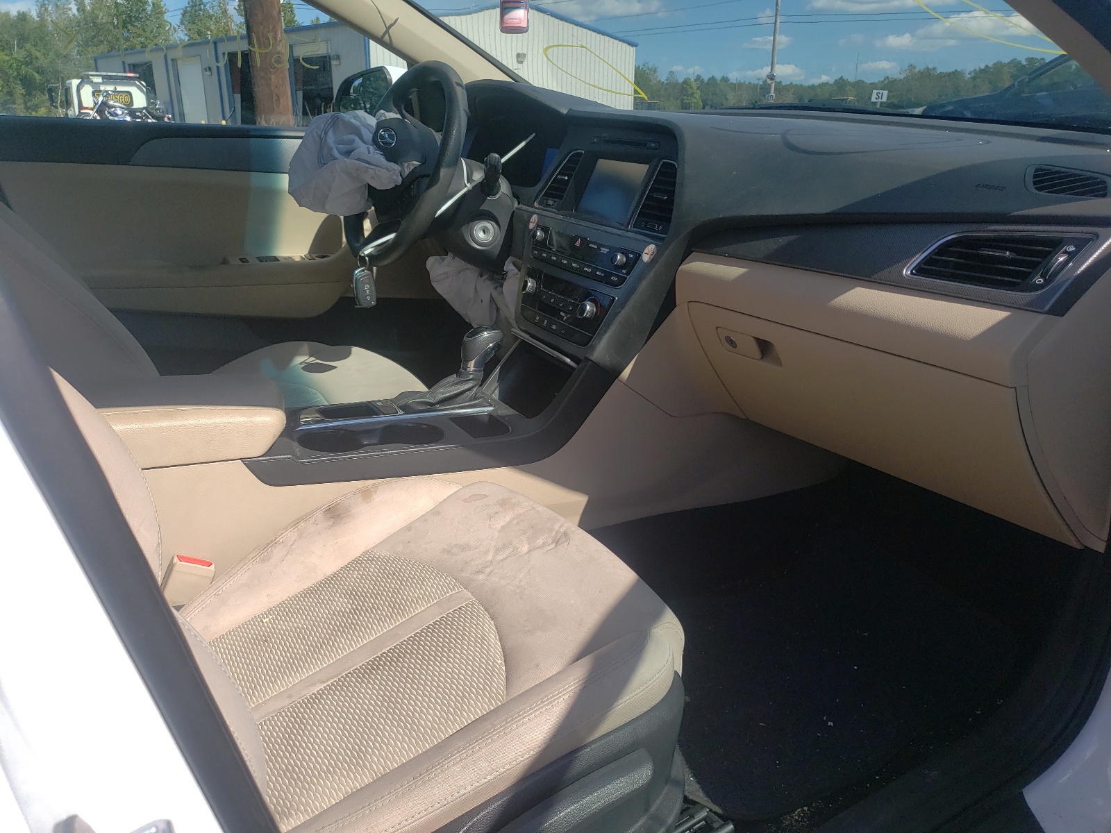 Photo 5 from auction – 2016 HYUNDAI SONATA SE with VIN 5NPE24AF3GH276583