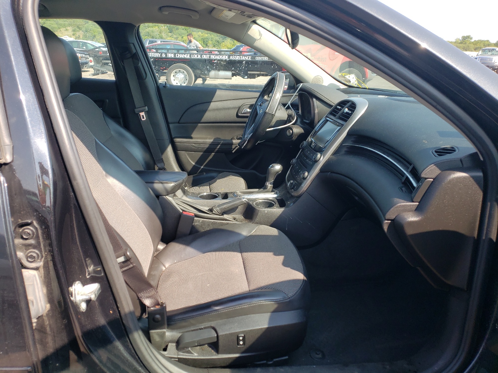 Photo 5 from auction – 2014 CHEVROLET MALIBU 1LT with VIN 1G11C5SL5EF234471