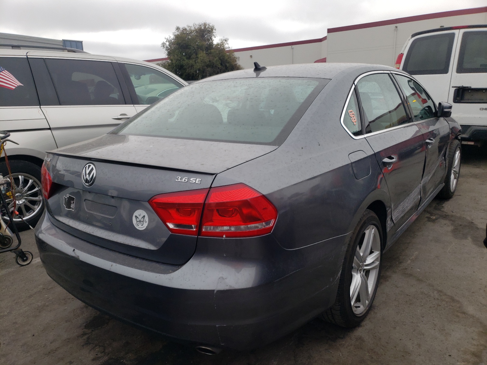 Photo 4 from auction – 2013 VOLKSWAGEN PASSAT SE with VIN 1VWBM7A36DC009656