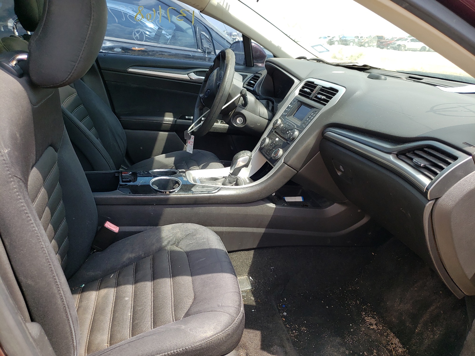 Photo 5 from auction – 2013 FORD FUSION SE with VIN 3FA6P0HR5DR323397