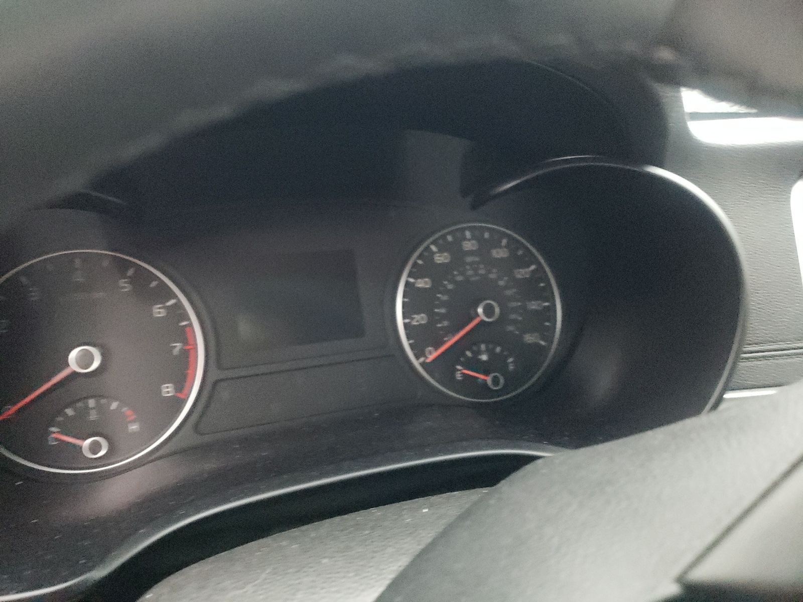 Photo 8 from auction – 2018 KIA OPTIMA EX with VIN 5XXGU4L39JG248411