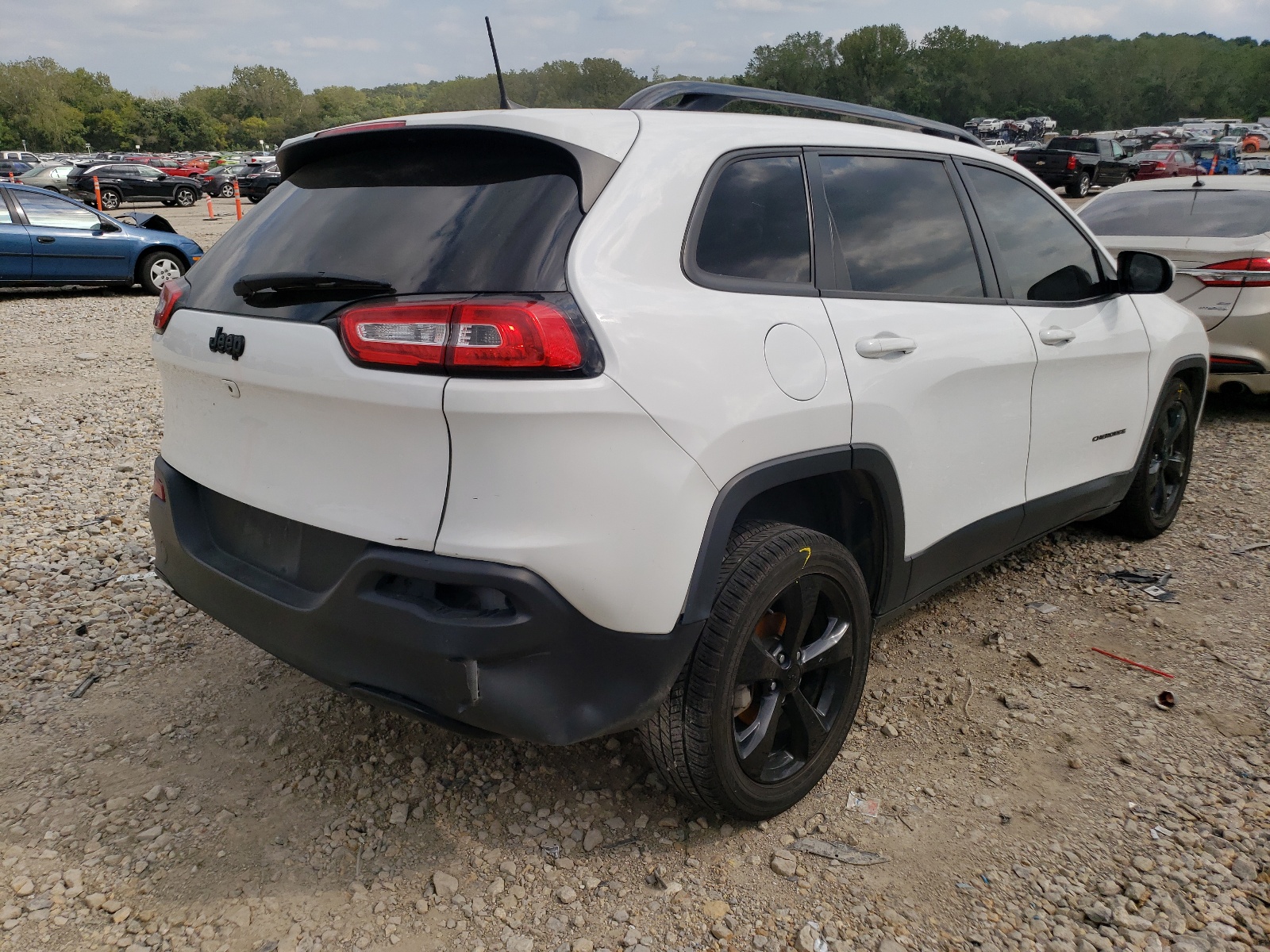 Photo 4 from auction – 2018 JEEP CHEROKEE L with VIN 1C4PJLCB1JD544348