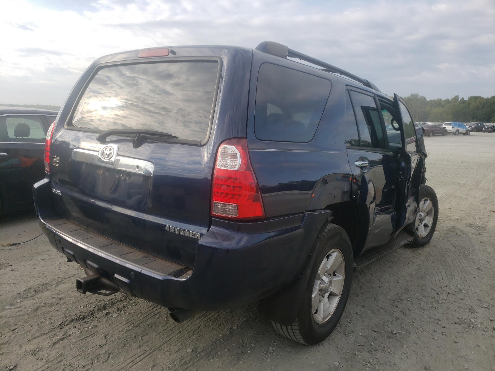 Photo 4 from auction – 2007 TOYOTA 4RUNNER SR with VIN JTEZU14R770084964