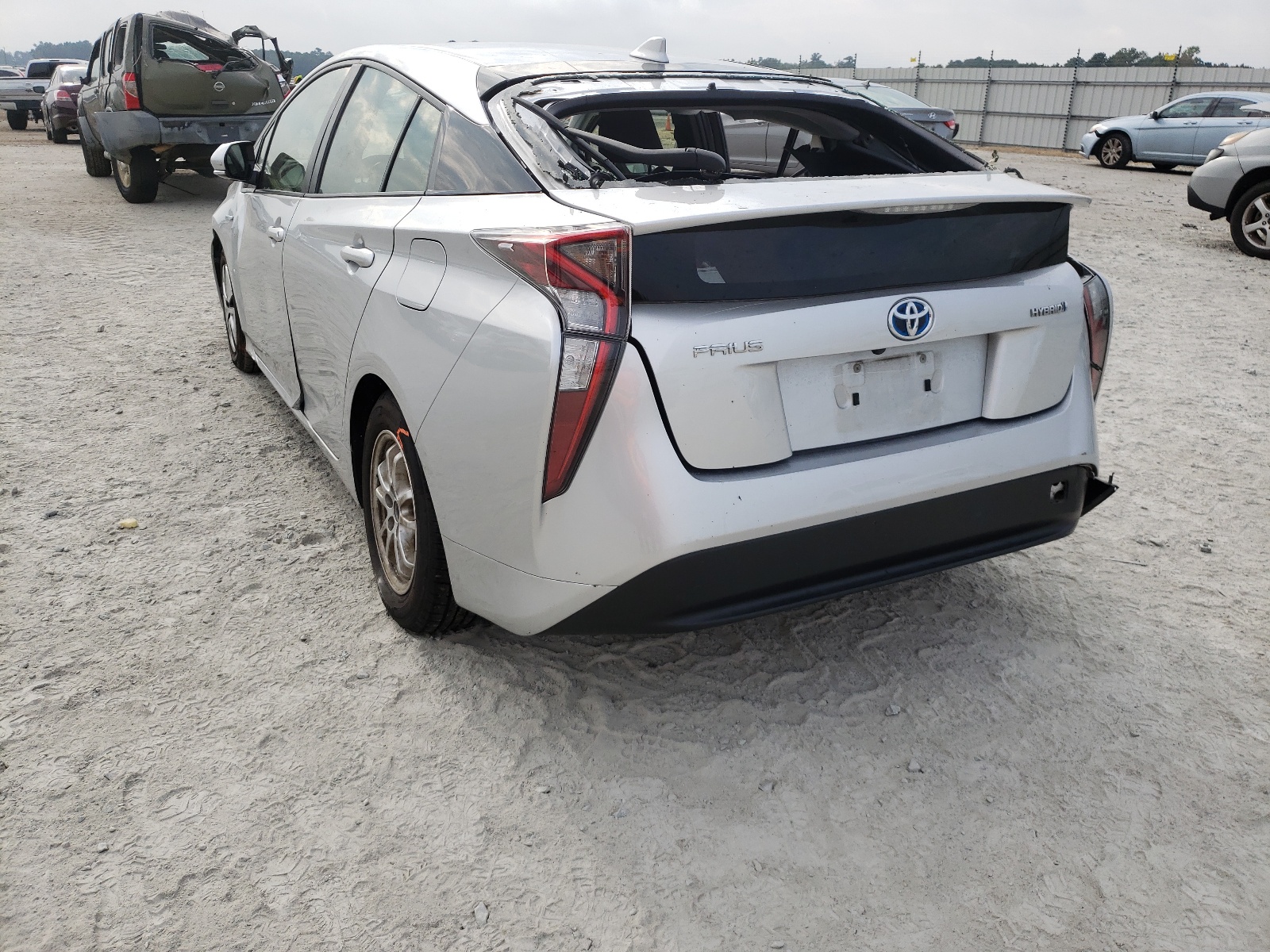 Photo 3 from auction – 2016 TOYOTA PRIUS with VIN JTDKARFU9G3007591