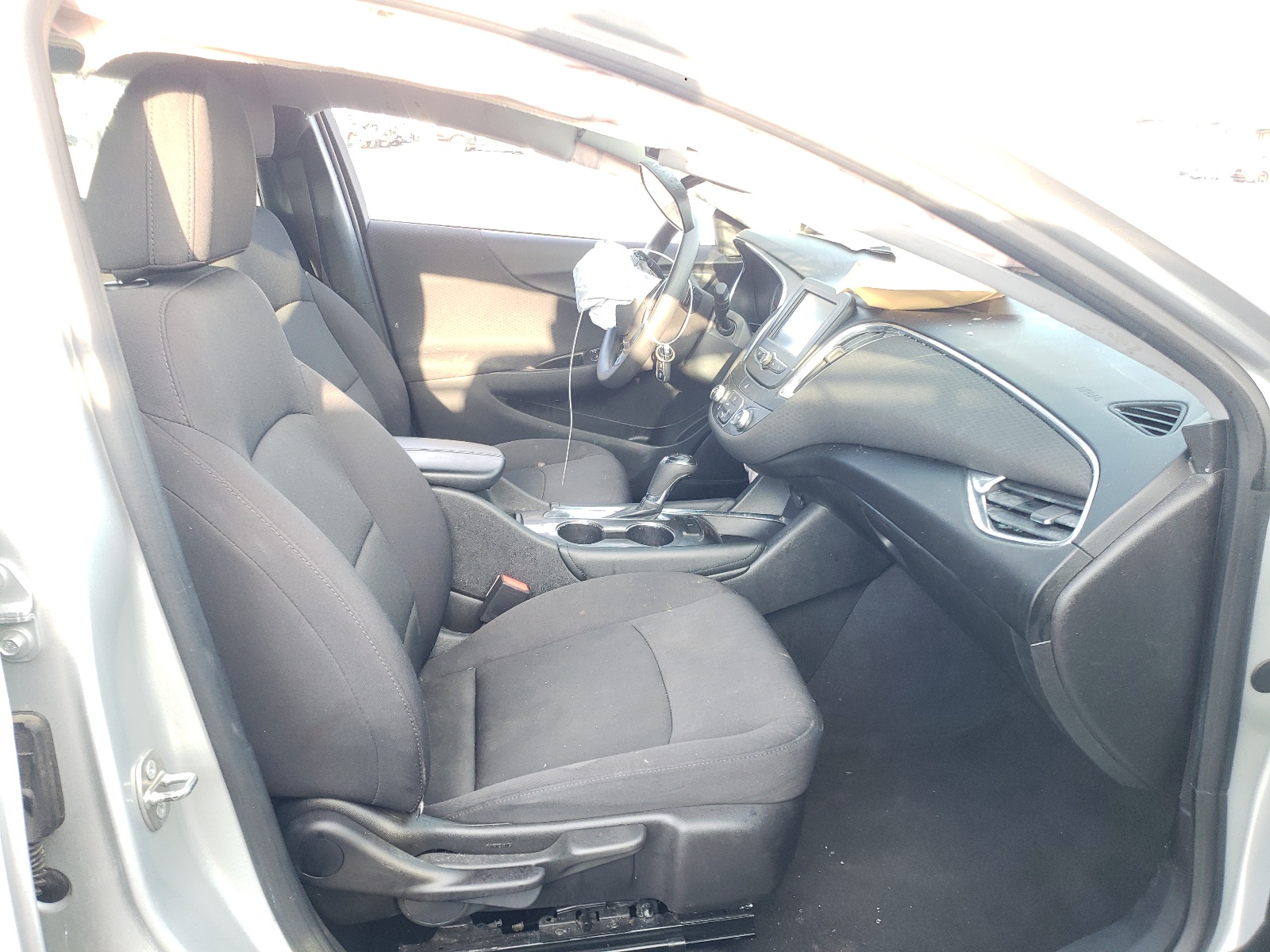 Photo 5 from auction – 2017 CHEVROLET MALIBU LT with VIN 1G1ZE5ST7HF186599