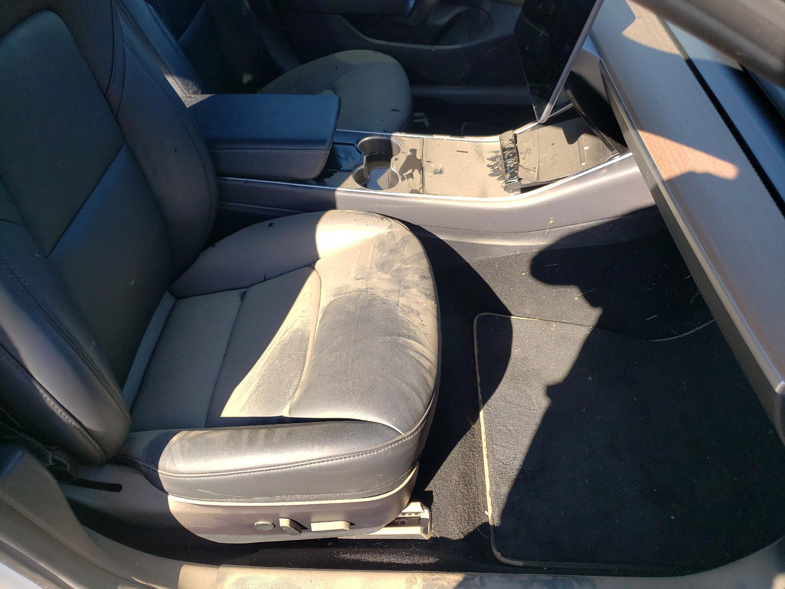 Photo 9 from auction – 2018 TESLA MODEL 3 with VIN 5YJ3E1EA6JF025025