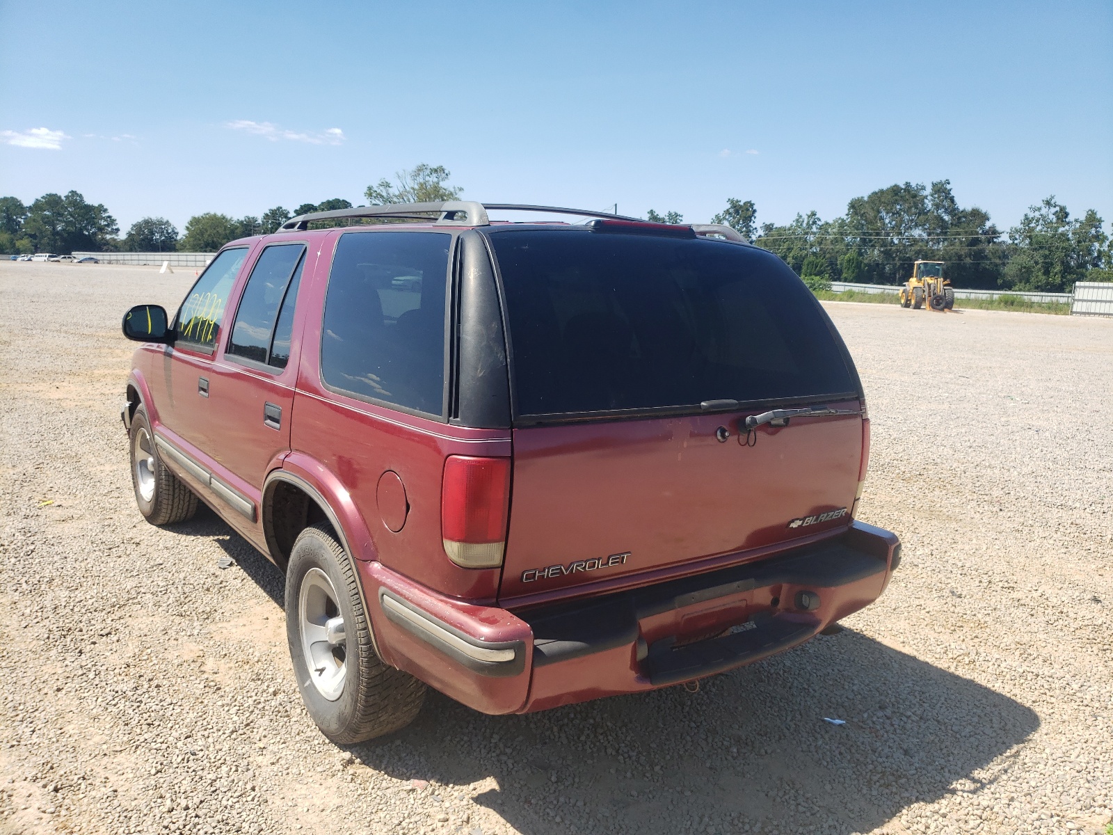 Photo 3 from auction – 1998 CHEVROLET BLAZER with VIN 1GNCS13WXWK131079