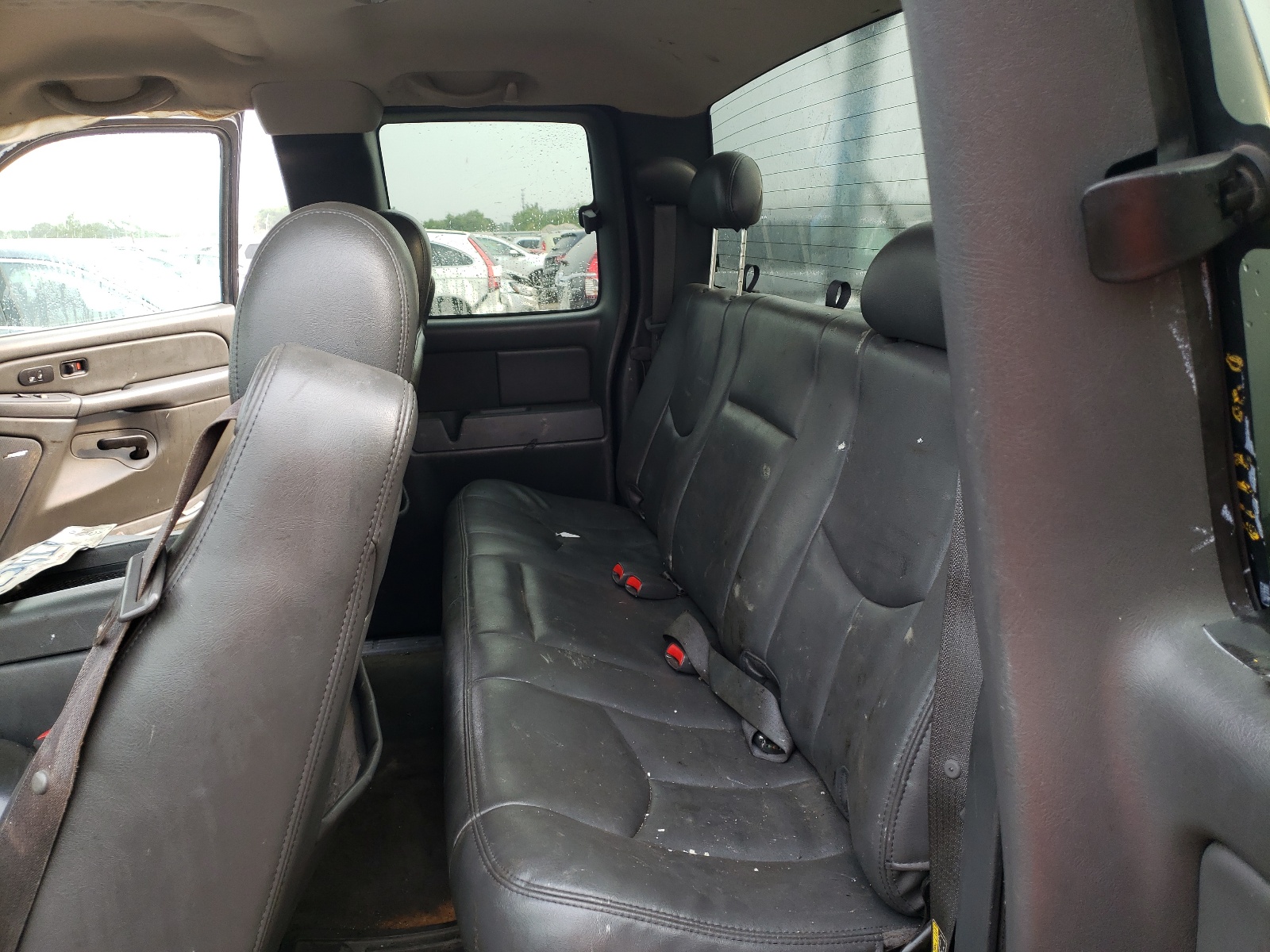 Photo 6 from auction – 2005 CHEVROLET SILVERADO with VIN 2GCEK19B551261744