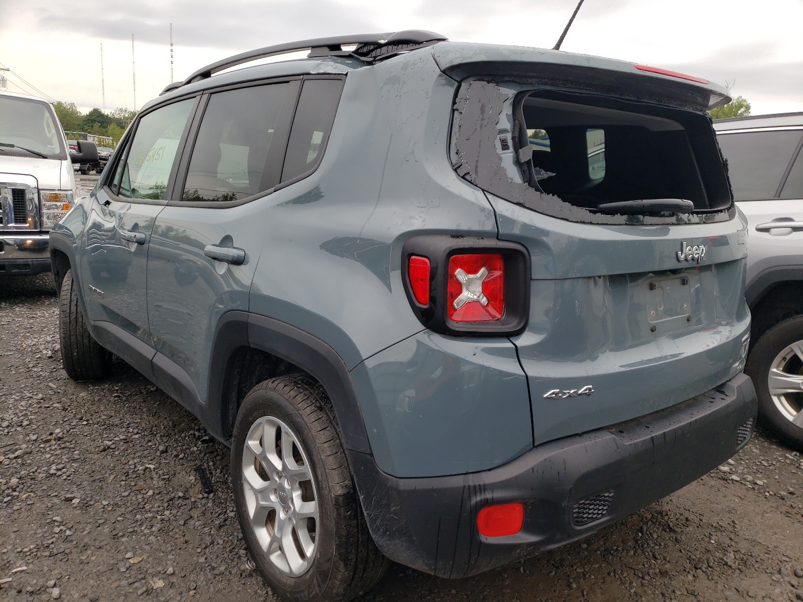 Photo 3 from auction – 2017 JEEP RENEGADE L with VIN ZACCJBBBXHPG13706