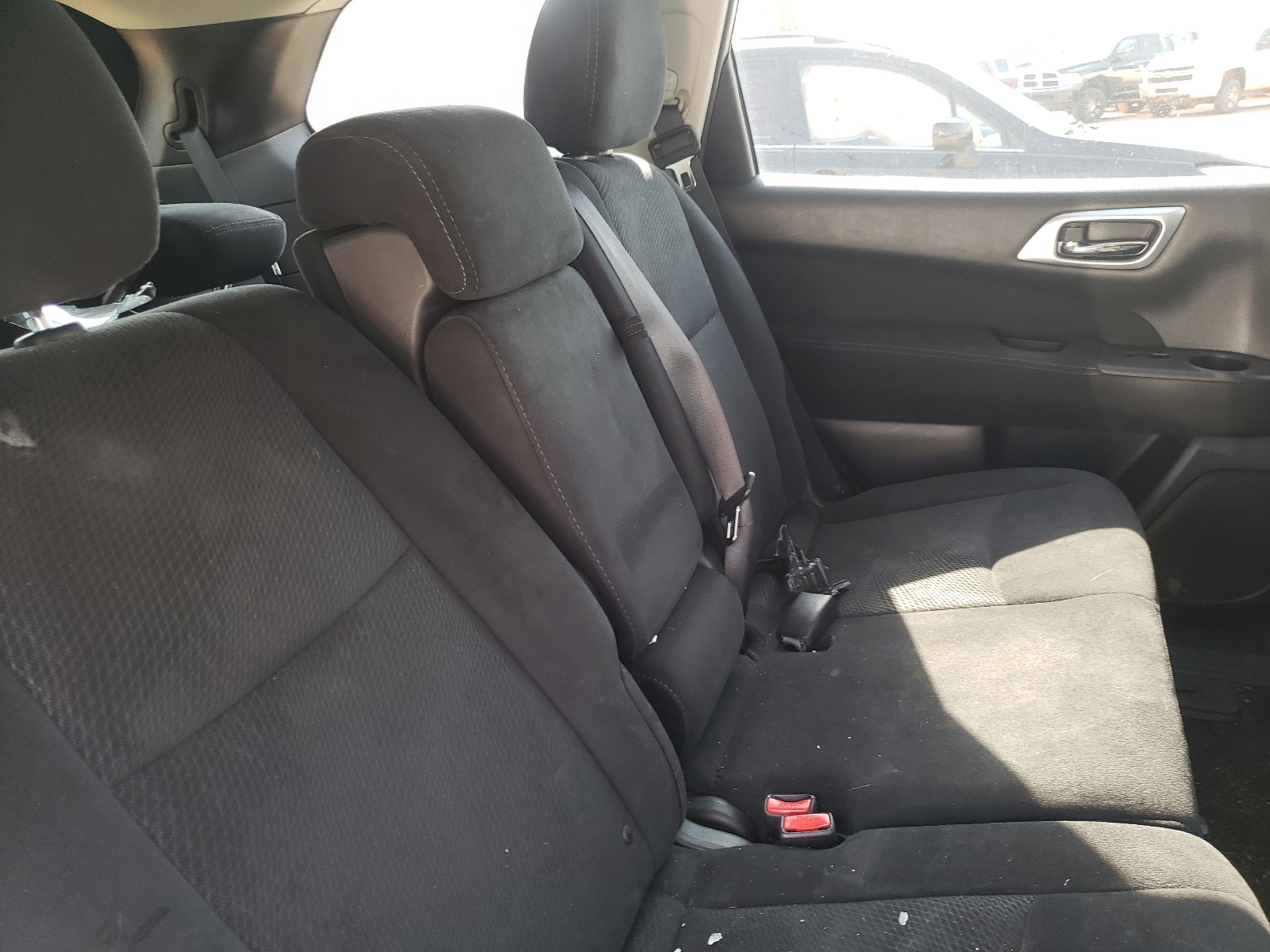 Photo 6 from auction – 2016 NISSAN PATHFINDER with VIN 5N1AR2MN5GC614994