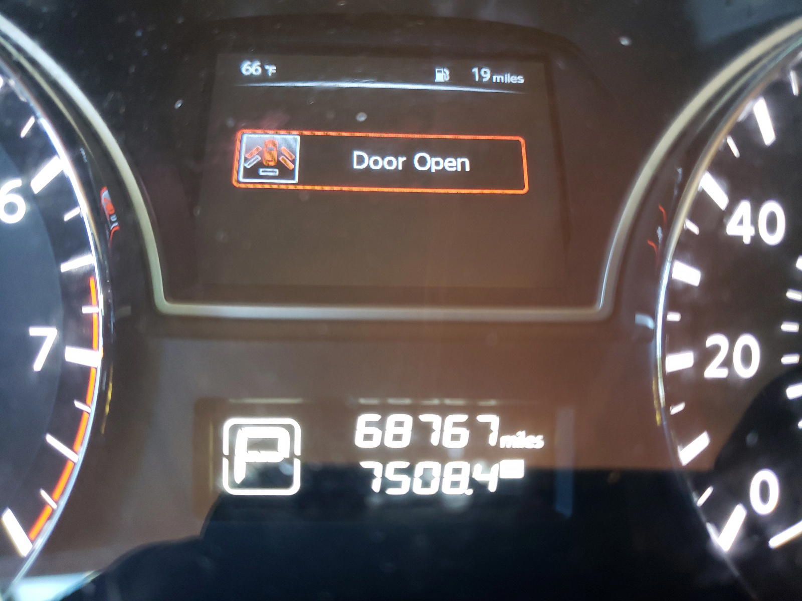 Photo 8 from auction – 2015 NISSAN PATHFINDER with VIN 5N1AR2MN5FC652742
