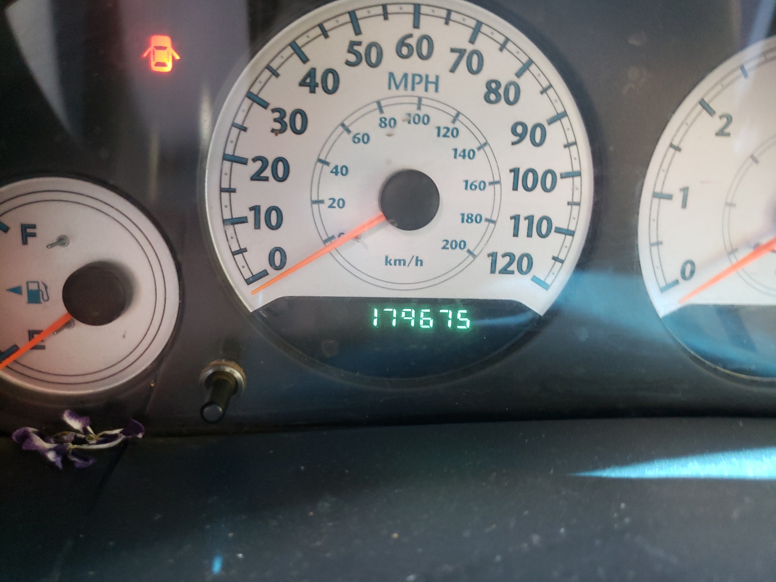 Photo 8 from auction – 2007 CHRYSLER TOWN & COU with VIN 2A4GP54L57R157335