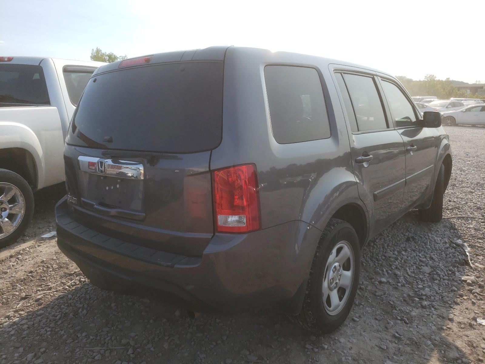 Photo 4 from auction – 2014 HONDA PILOT LX with VIN 5FNYF3H27EB023082