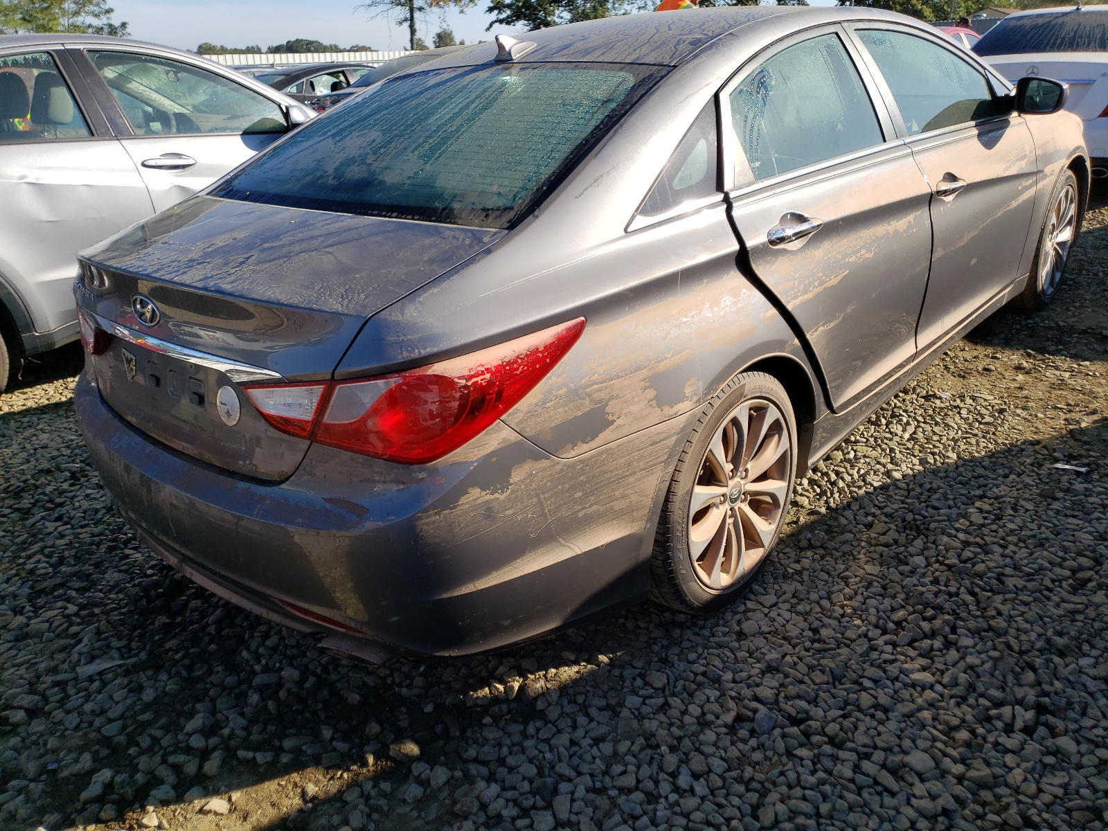 Photo 4 from auction – 2011 HYUNDAI SONATA SE with VIN 5NPEC4AC0BH282921