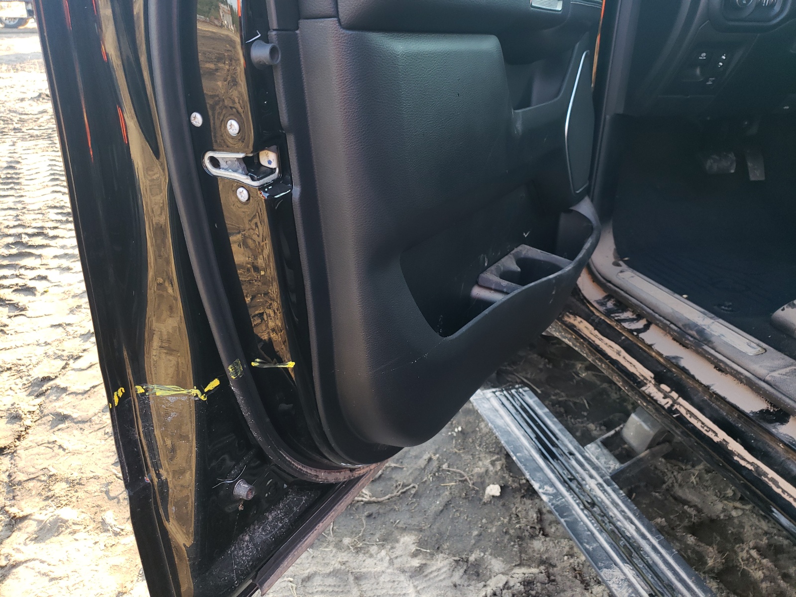 Photo 9 from auction – 2021 RAM 1500 LARAM with VIN 1C6SRFJT6MN568473
