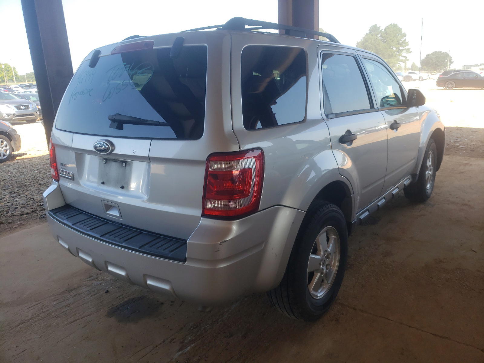 Photo 4 from auction – 2010 FORD ESCAPE XLT with VIN 1FMCU0D78AKD37204