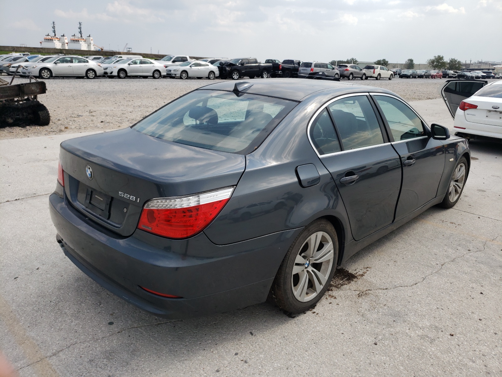Photo 4 from auction – 2010 BMW 528 I with VIN WBANU5C58AC442231