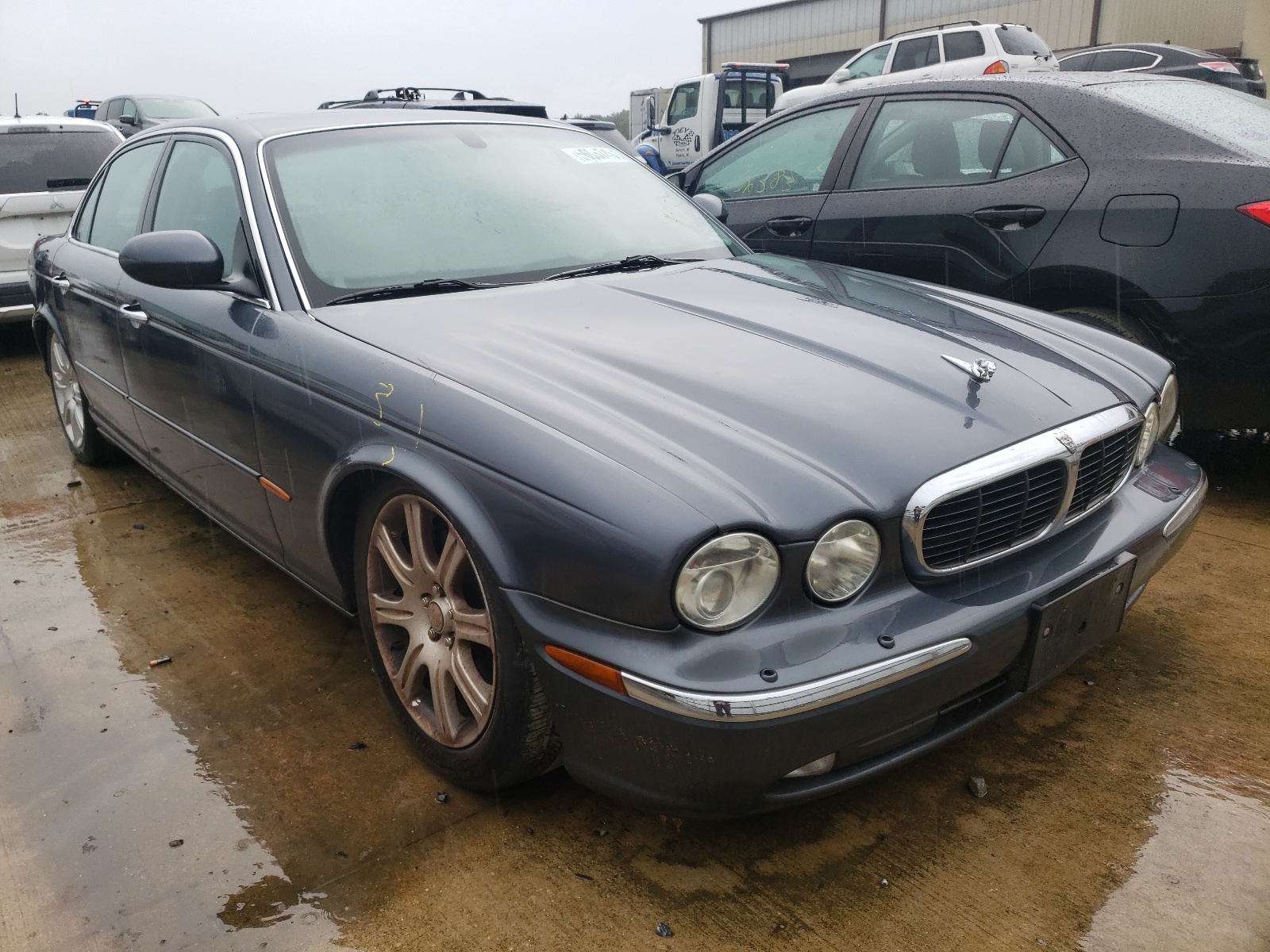 JAGUAR XJ8 2004 with VIN SAJWA71C24SG16547 - Photo from auction