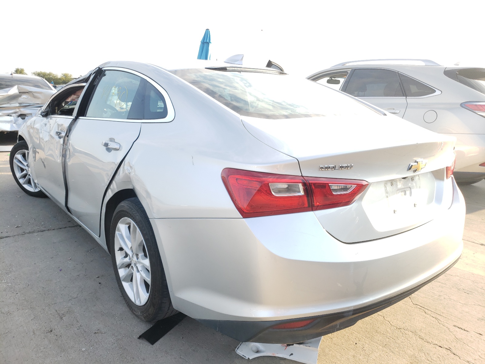 Photo 3 from auction – 2017 CHEVROLET MALIBU LT with VIN 1G1ZE5ST7HF186599