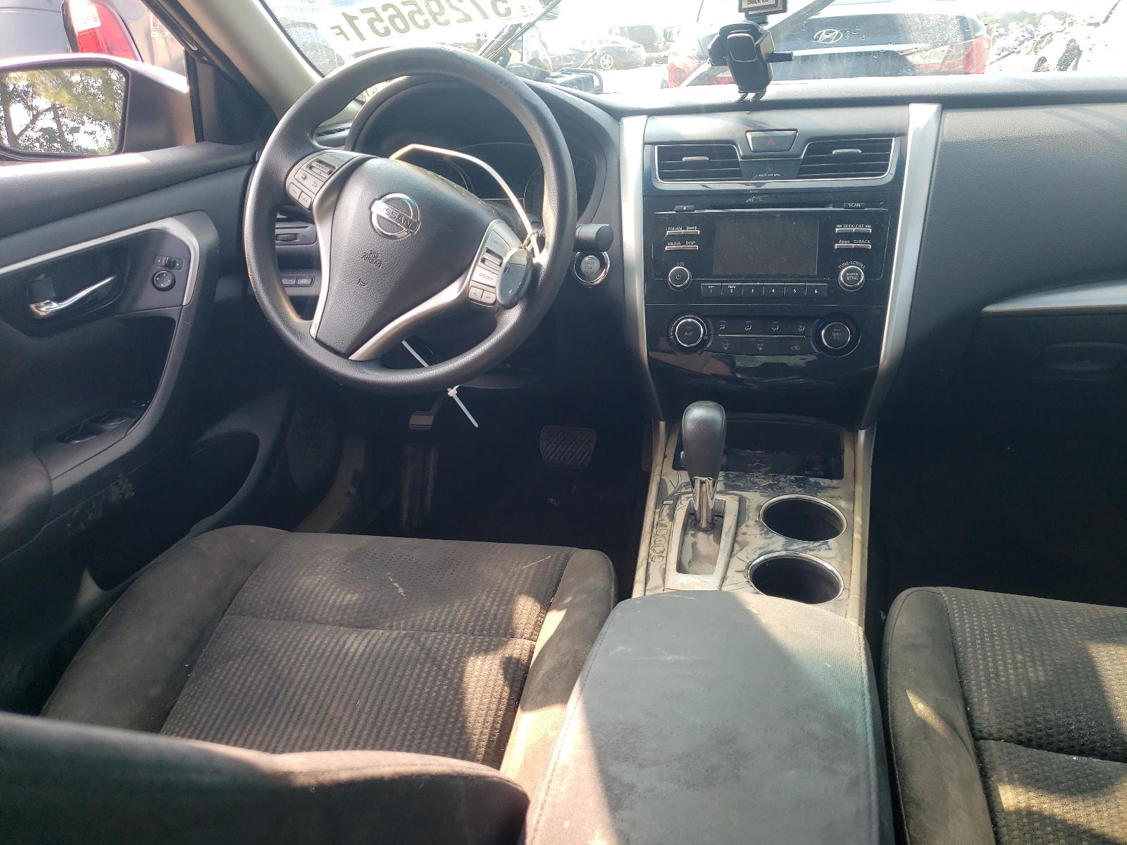 Photo 9 from auction – 2015 NISSAN ALTIMA with VIN 1N4AL3AP1FC197010