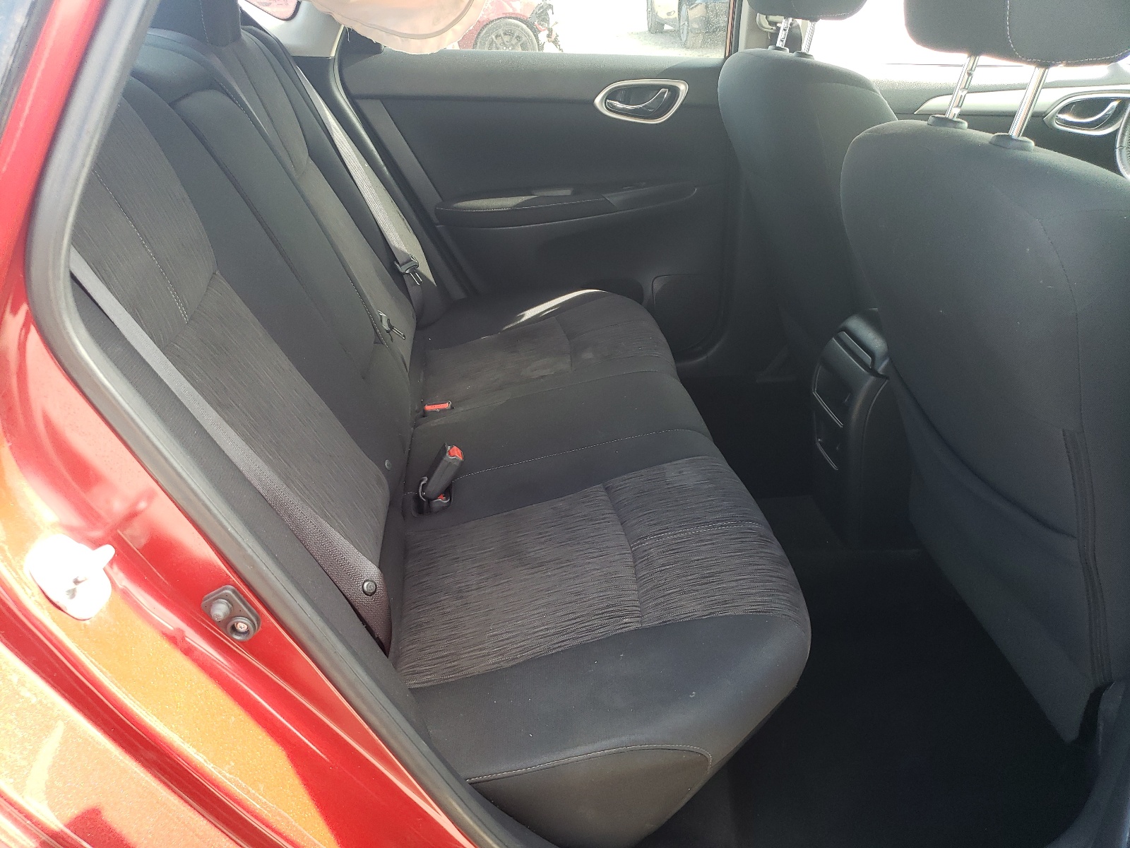 Photo 6 from auction – 2015 NISSAN SENTRA S with VIN 3N1AB7AP2FL665547