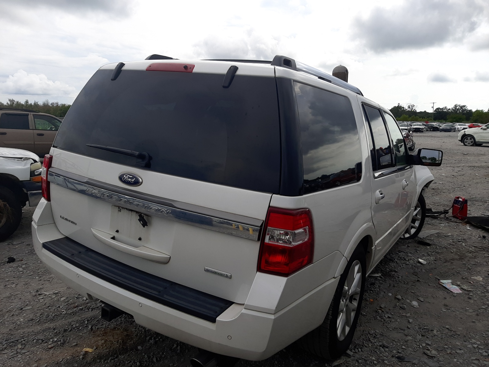 Photo 4 from auction – 2016 FORD EXPEDITION with VIN 1FMJU1KT7GEF21957