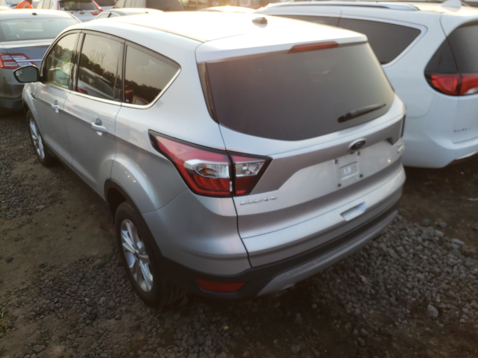Photo 3 from auction – 2017 FORD ESCAPE SE with VIN 1FMCU0GD1HUE39802
