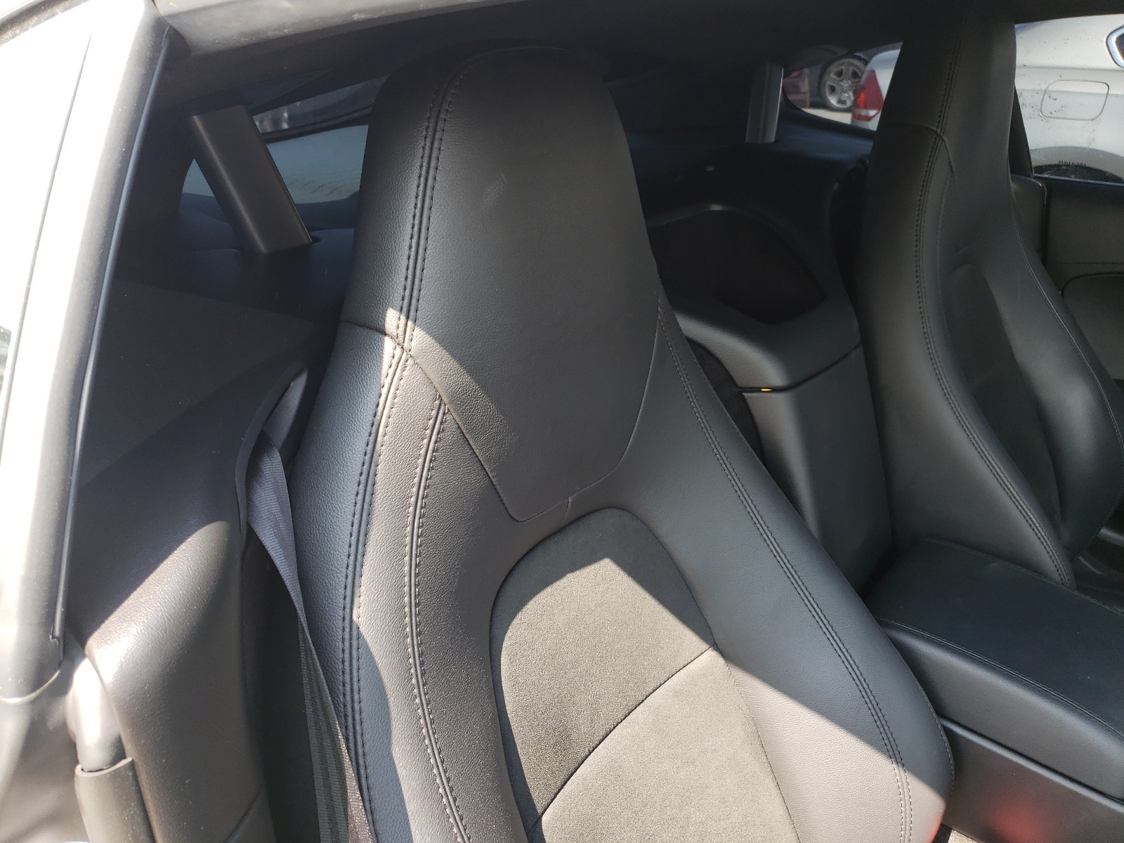Photo 6 from auction – 2017 JAGUAR F-TYPE with VIN SAJWA6AT3H8K39740